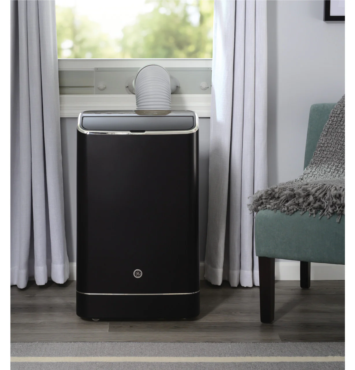 GE® 10,000 BTU Heat/Cool Smart Portable Air Conditioner for Medium Rooms up to 450 sq ft. - Image 3