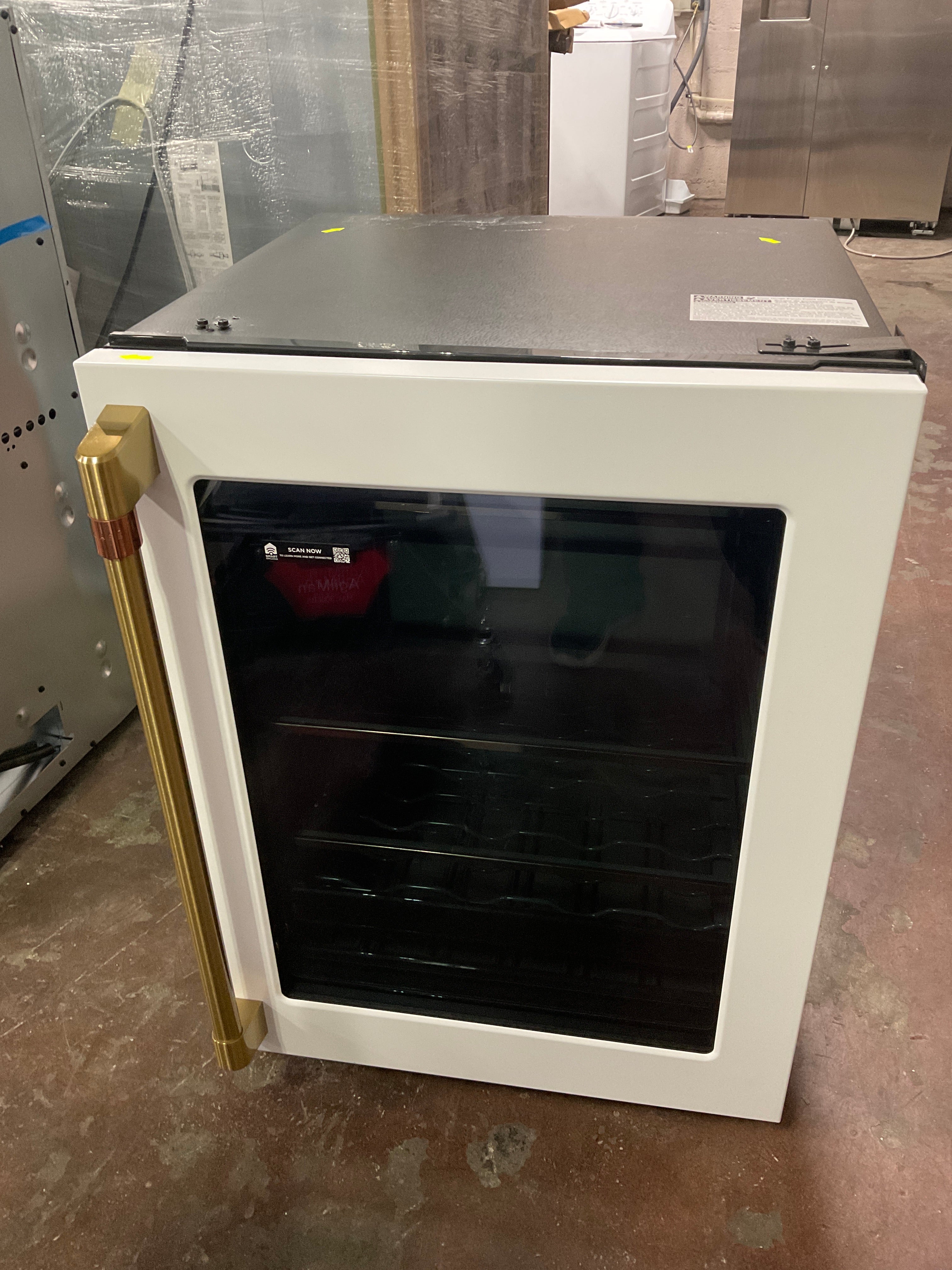 CAFÉ™ ENERGY STAR® Beverage Center - Image 11