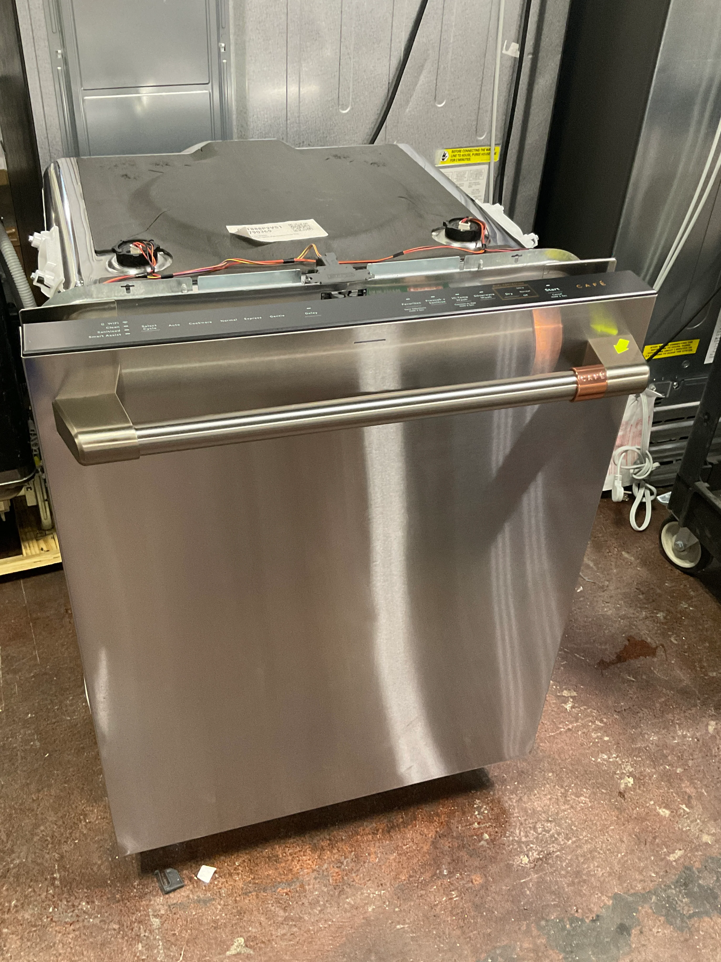 CAFÉ™ CustomFit ENERGY STAR Stainless Interior Smart Dishwasher with Ultra Wash Top Rack and Dual Convection Ultra Dry, LED Lights, 39 dBA - Image 11