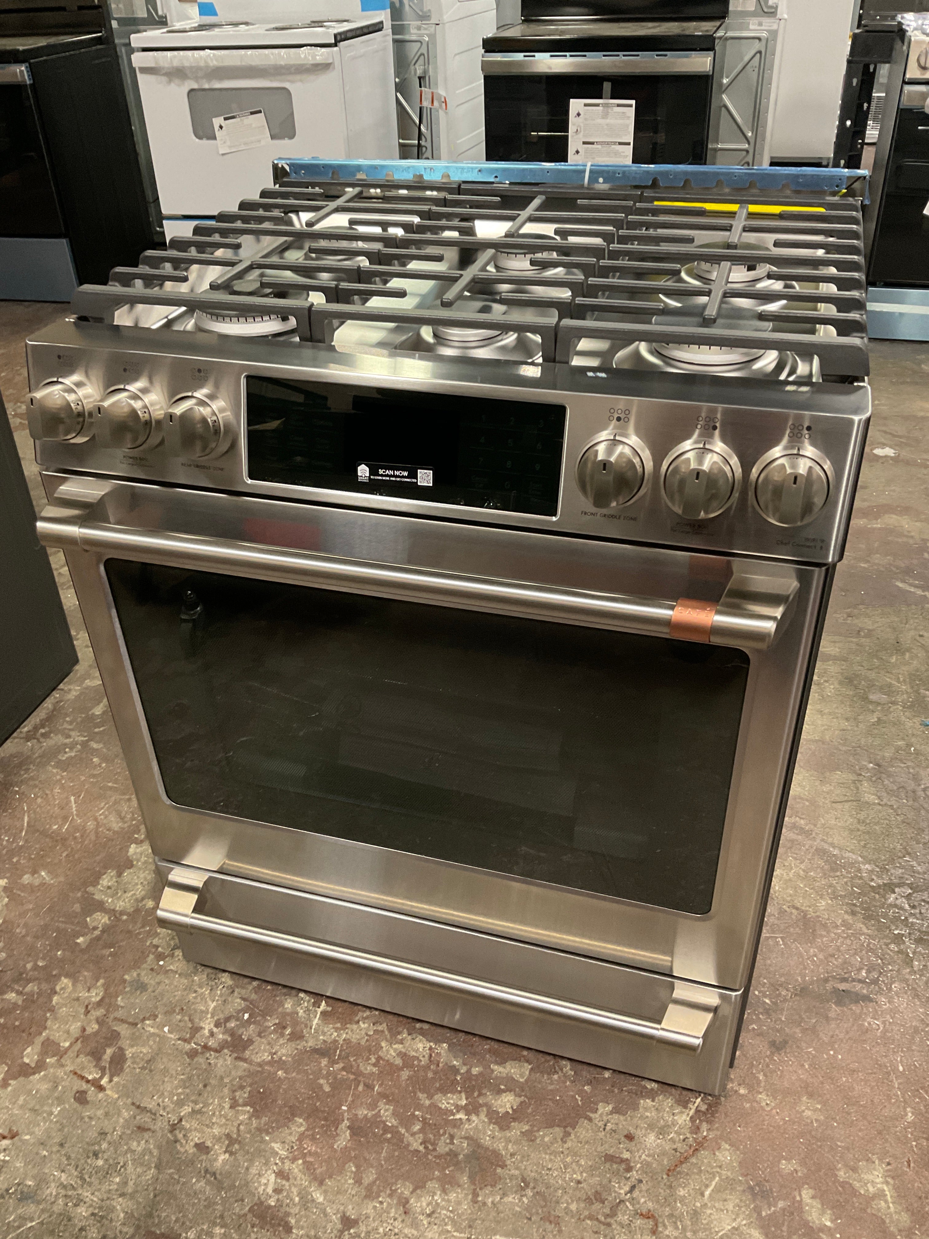 CAFÉ™ 30" Smart Slide-In, Front-Control, Gas Range with Convection Oven - Image 12