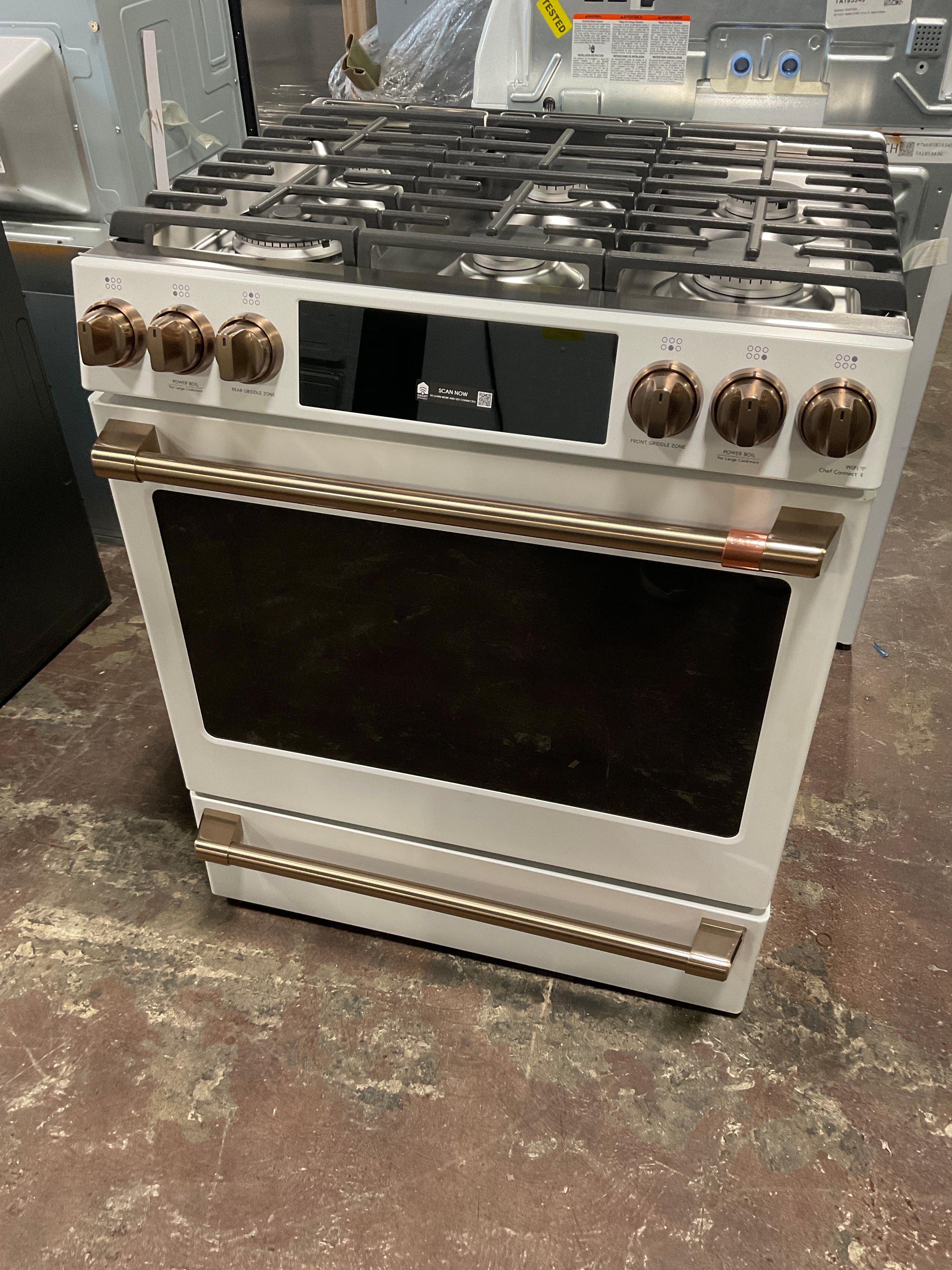 CAFÉ™ 30" Smart Slide-In, Front-Control, Gas Range with Convection Oven - Image 11
