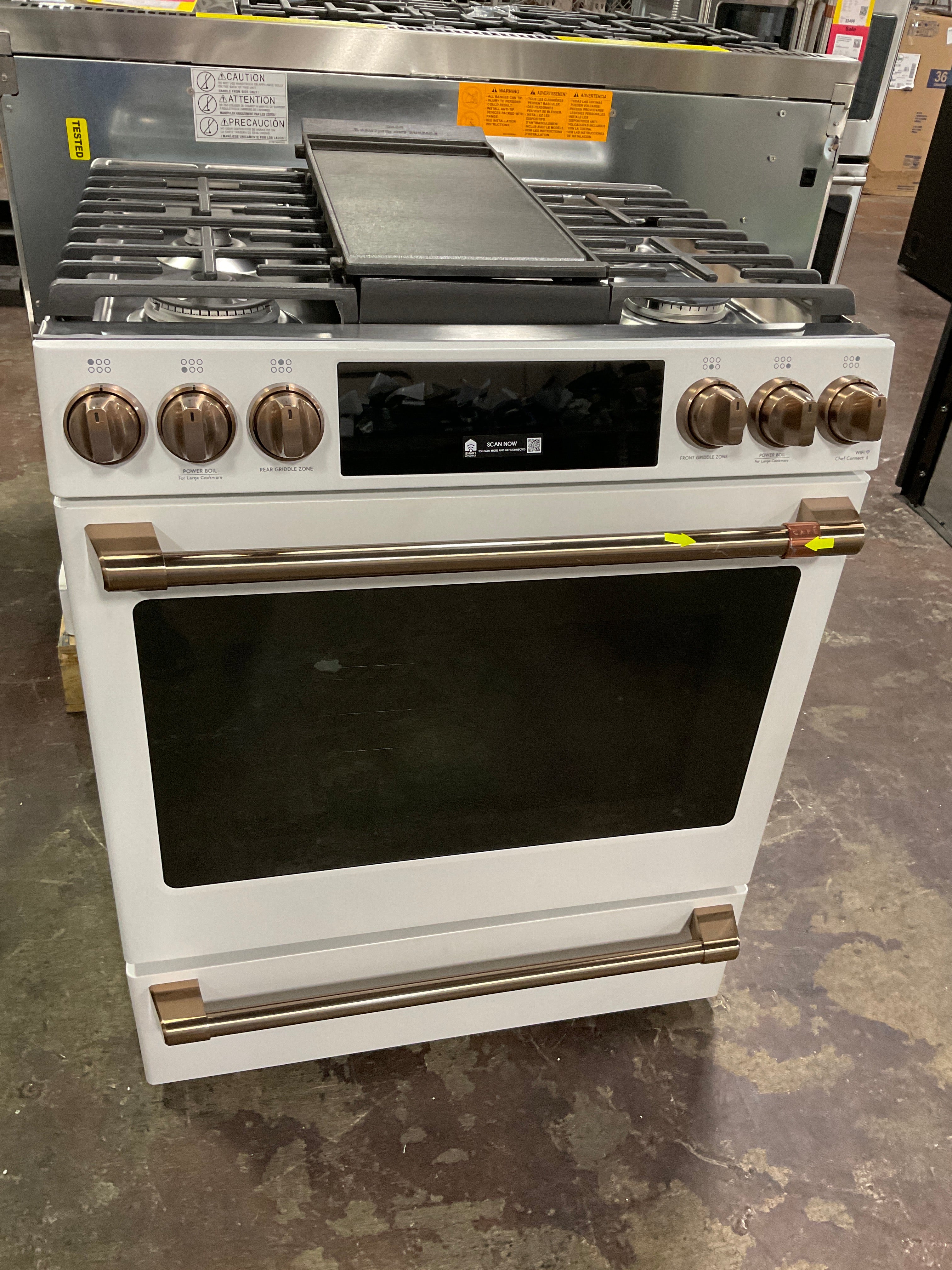 CAFÉ™ 30" Smart Slide-In, Front-Control, Gas Range with Convection Oven - Image 12