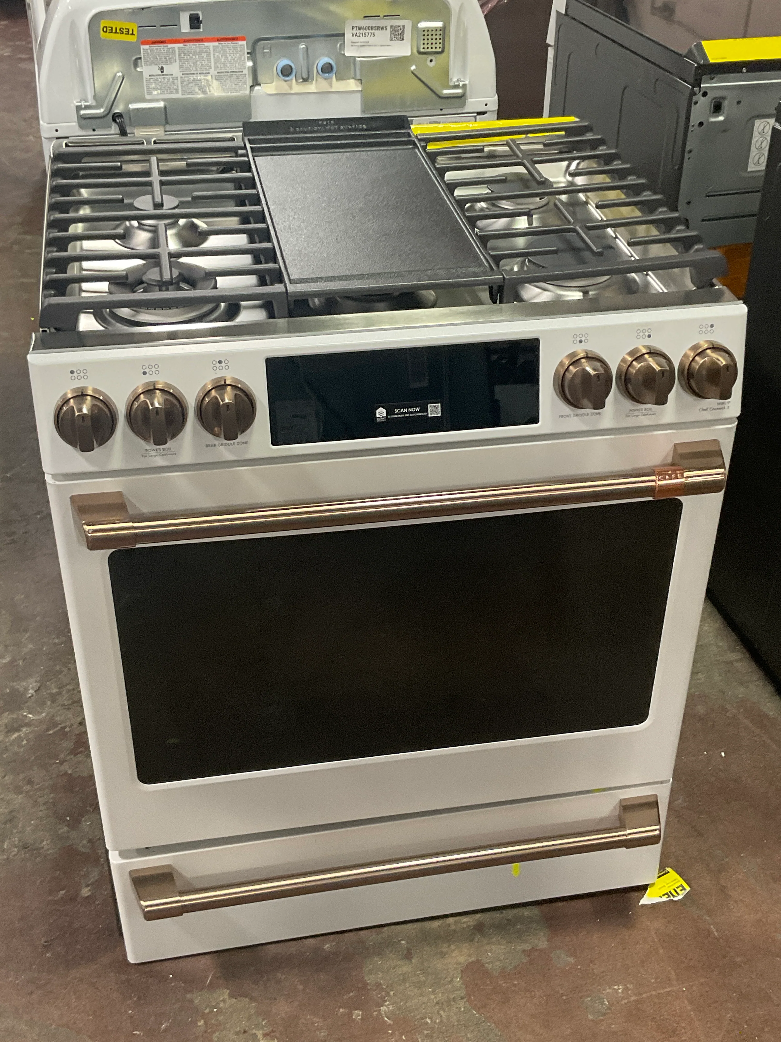 CAFÉ™ 30" Smart Slide-In, Front-Control, Gas Range with Convection Oven - Image 13