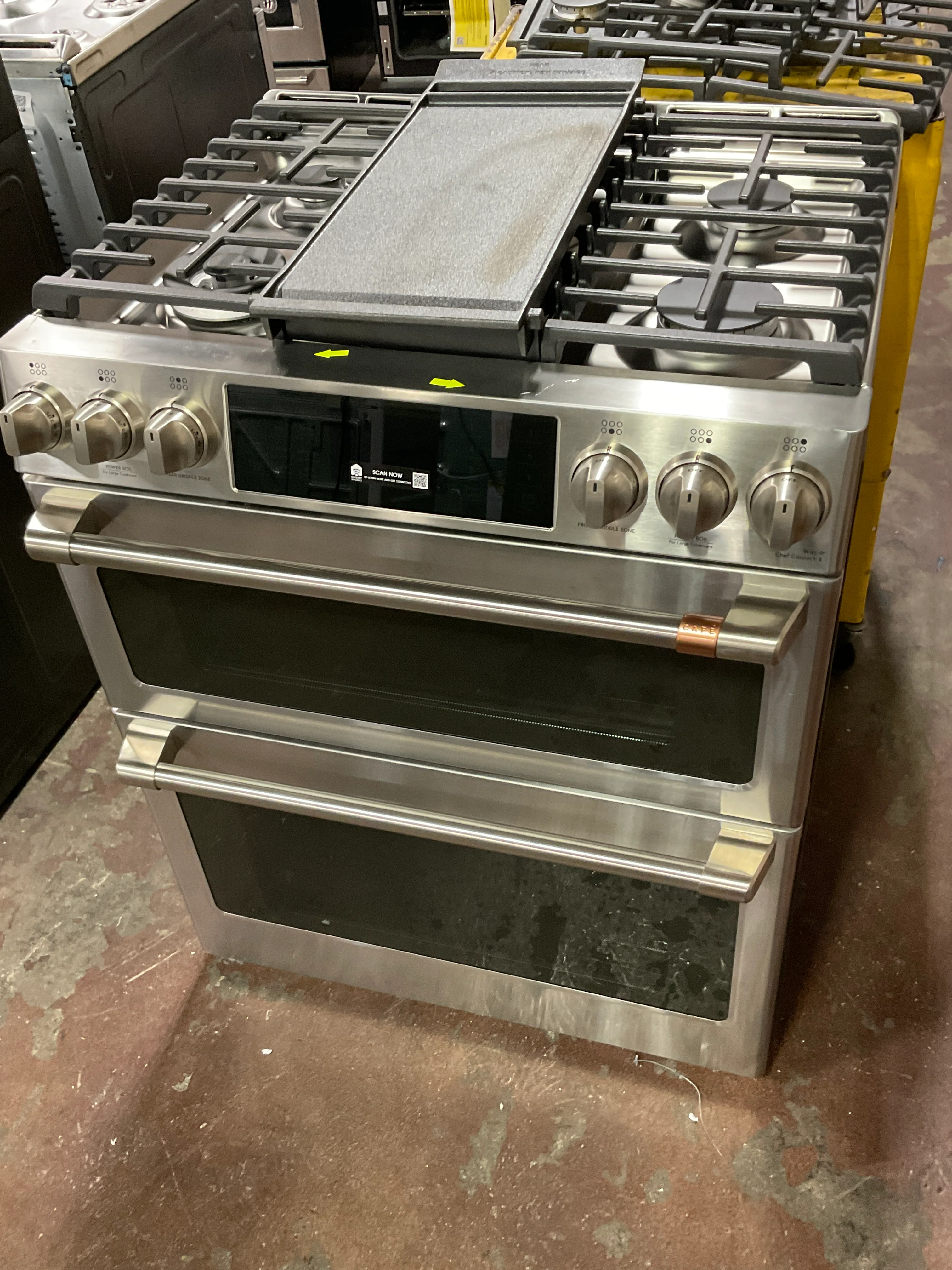 CAFÉ™ 30" Smart Slide-In, Front-Control, Gas Double-Oven Range with Convection - Image 11
