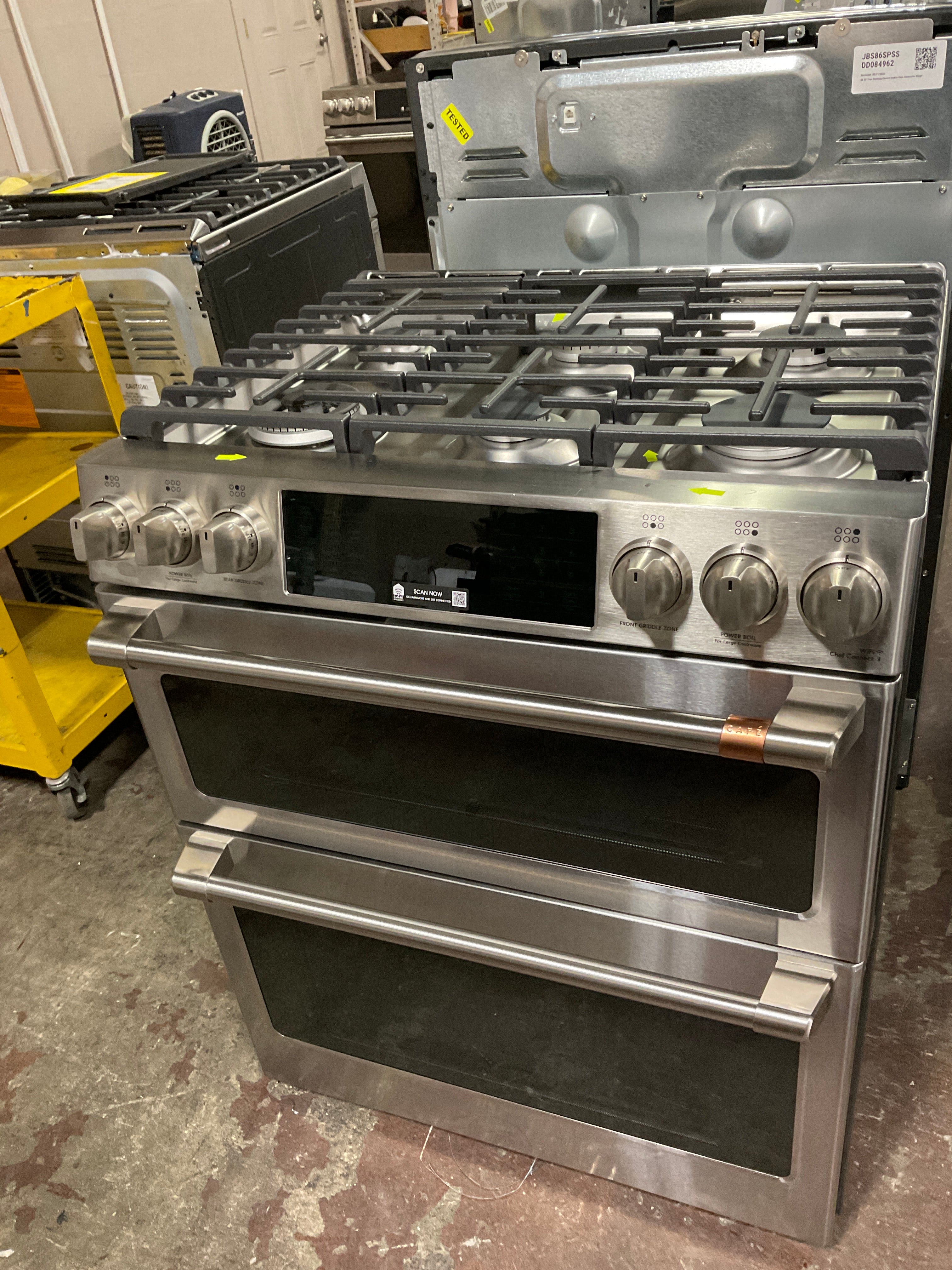 CAFÉ™ 30" Smart Slide-In, Front-Control, Gas Double-Oven Range with Convection - Image 12
