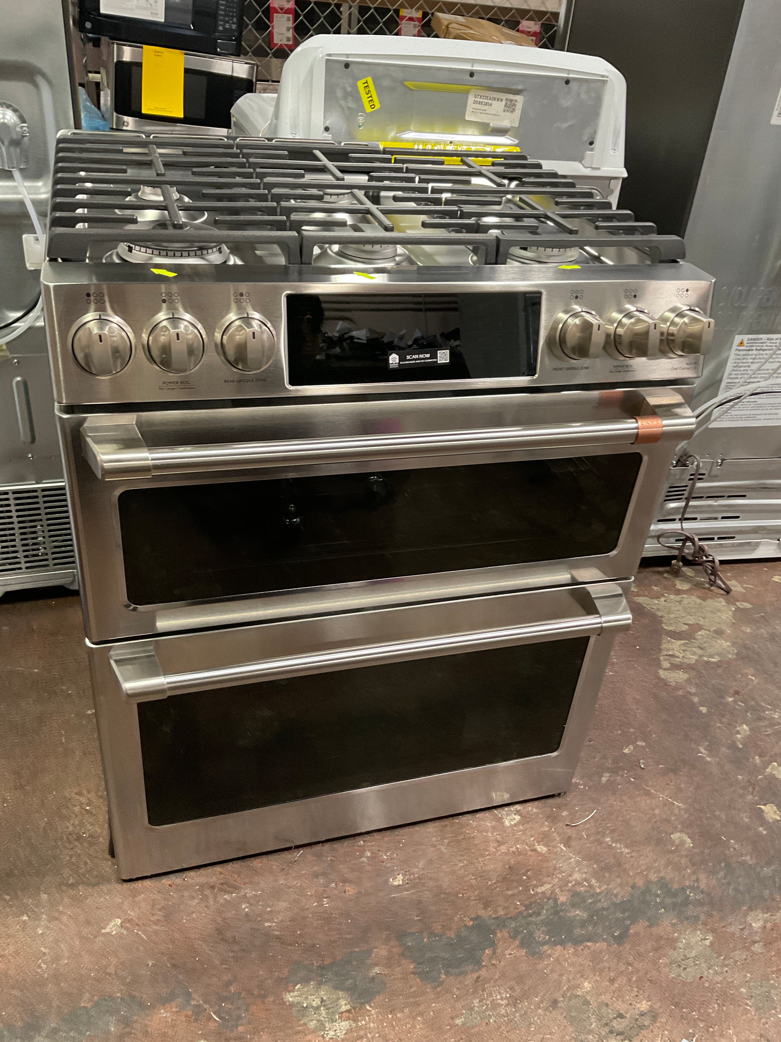 CAFÉ™ 30" Smart Slide-In, Front-Control, Gas Double-Oven Range with Convection - Image 14