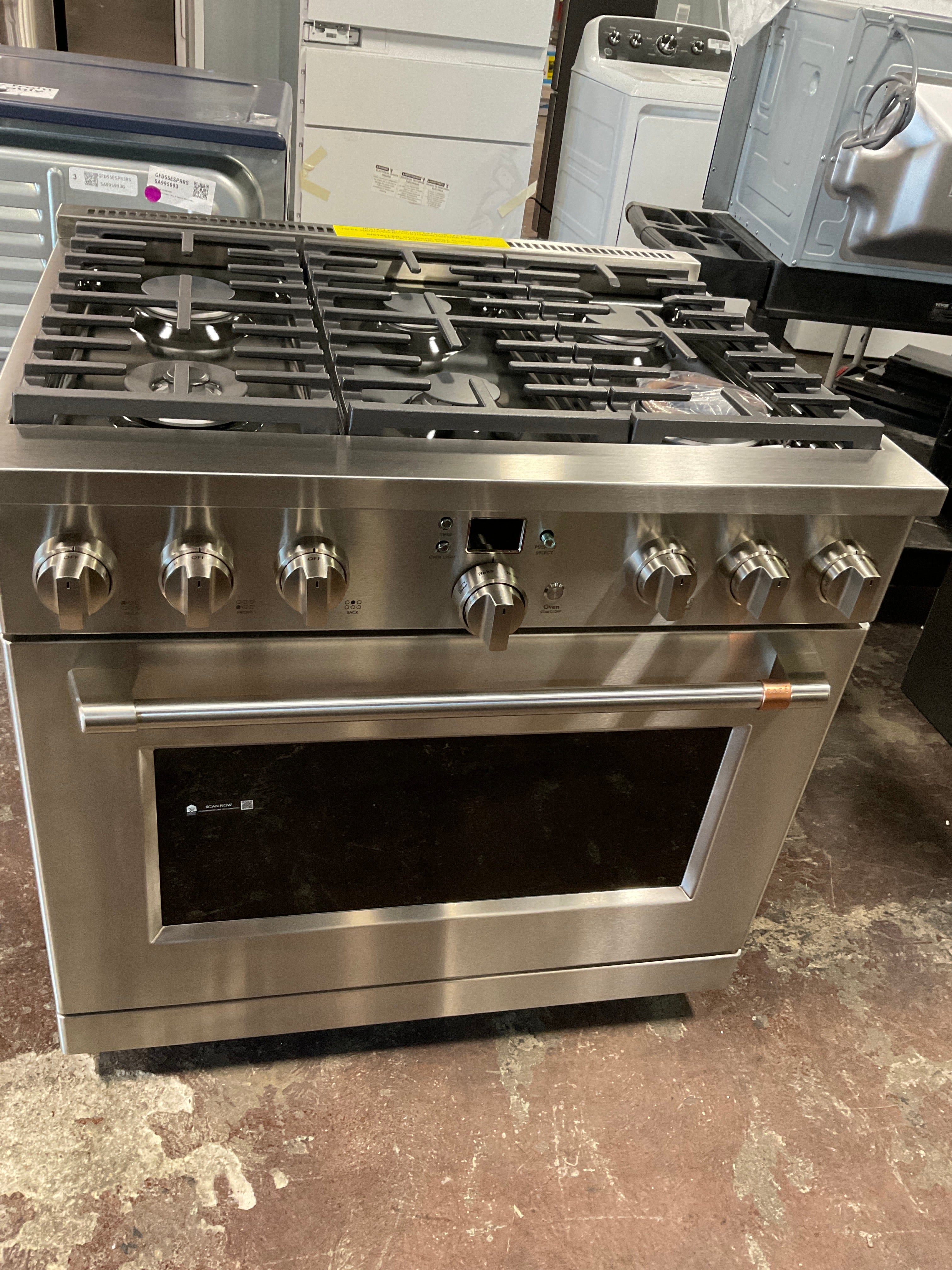 CAFÉ™ 36" Smart All-Gas Commercial-Style Range with 6 Burners (Natural Gas) - Image 14