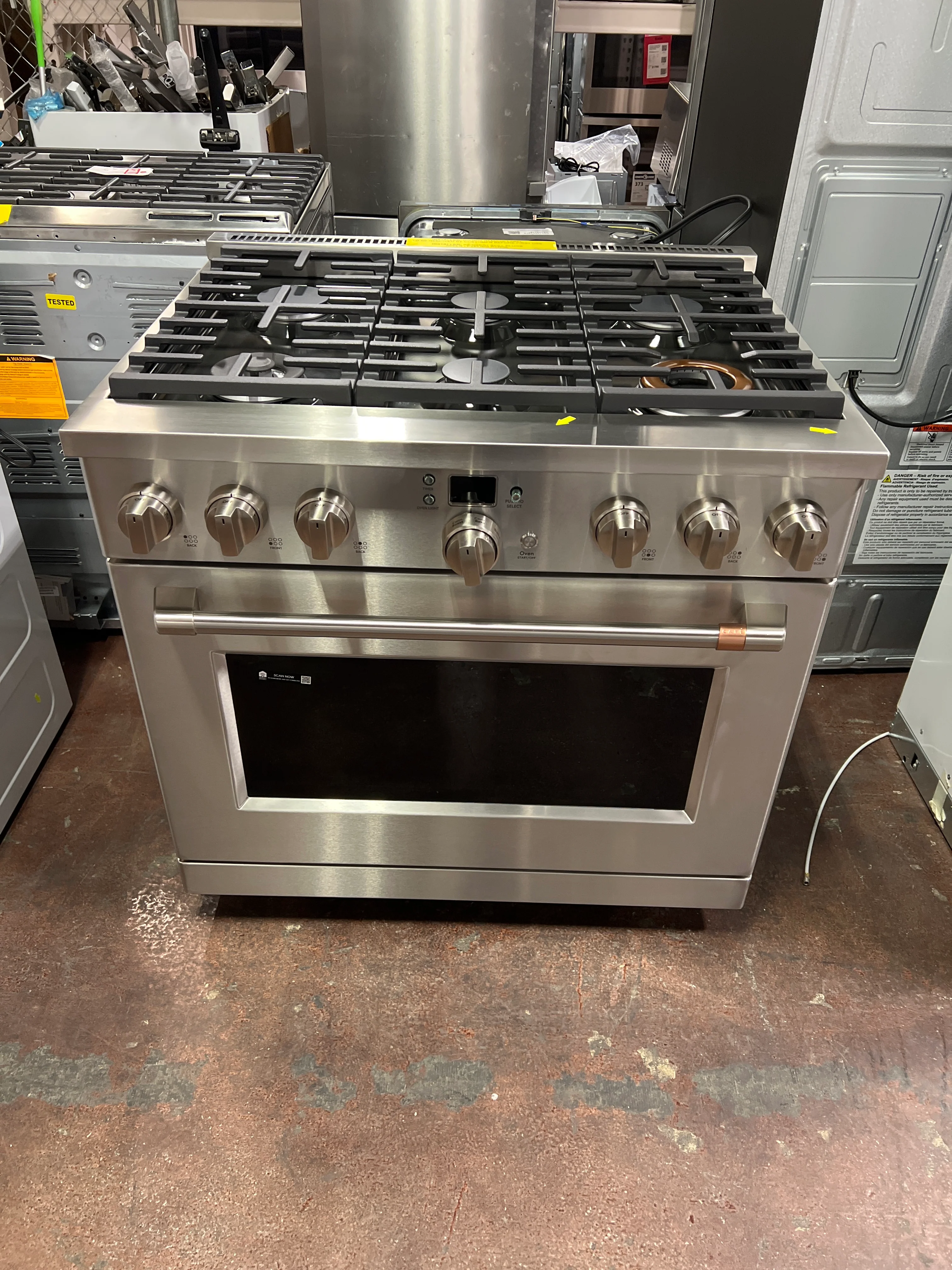 CAFÉ™ 36" Smart All-Gas Commercial-Style Range with 6 Burners (Natural Gas) - Image 15