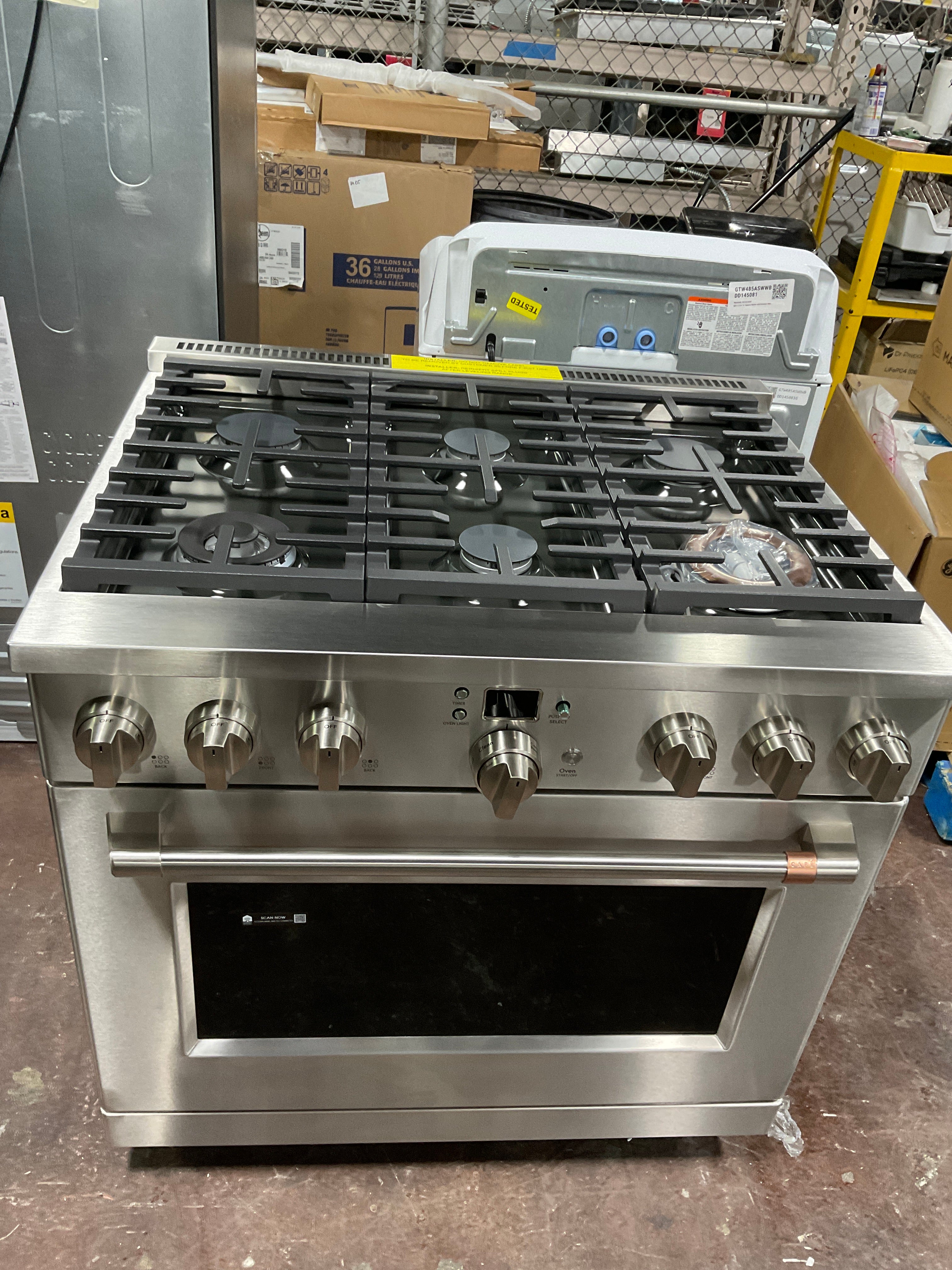CAFÉ™ 36" Smart All-Gas Commercial-Style Range with 6 Burners (Natural Gas) - Image 16