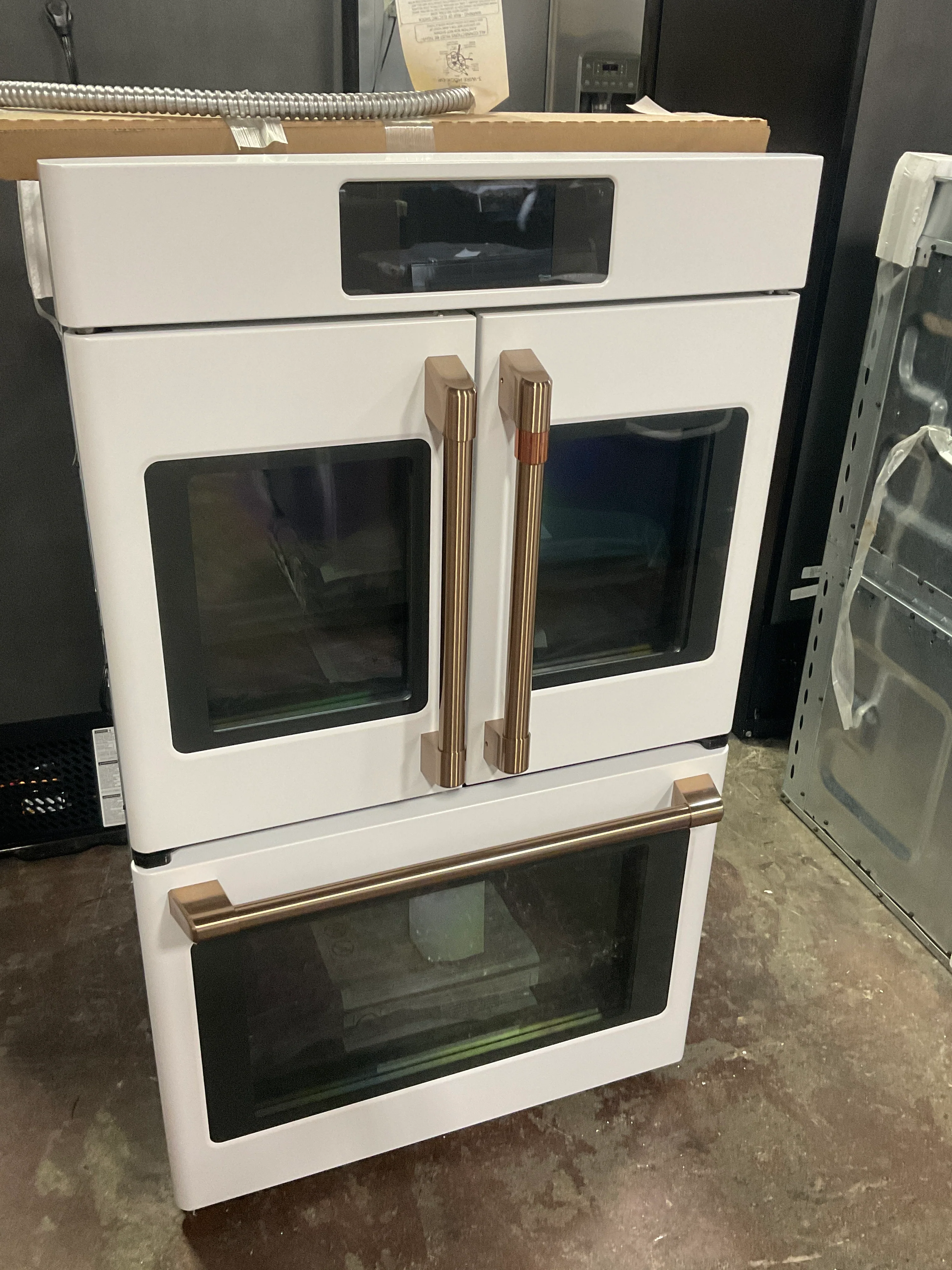 CAFÉ™ Professional Series 30" Smart Built-In Convection French-Door Double Wall Oven - Image 11