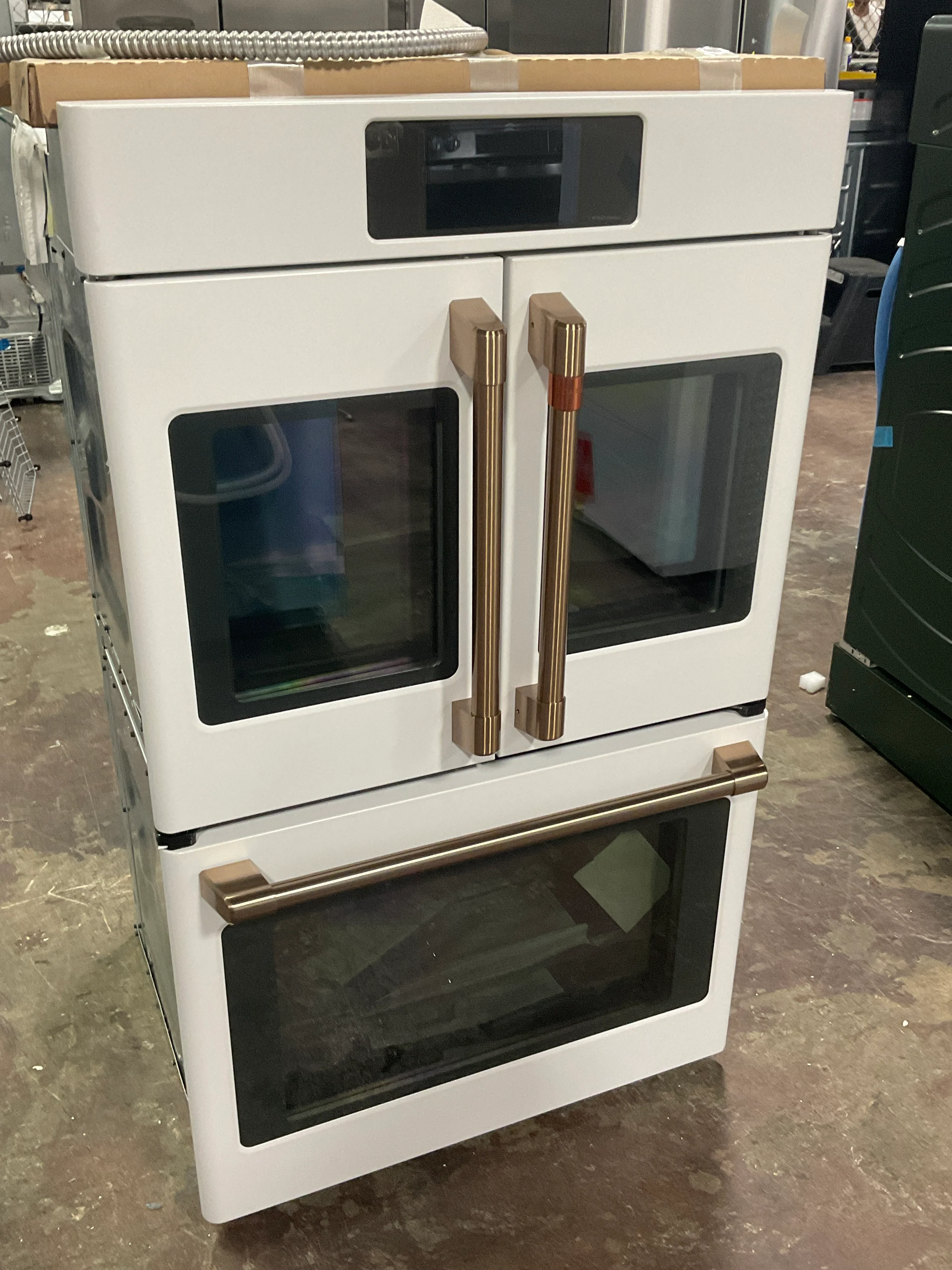 CAFÉ™ Professional Series 30" Smart Built-In Convection French-Door Double Wall Oven - Image 12