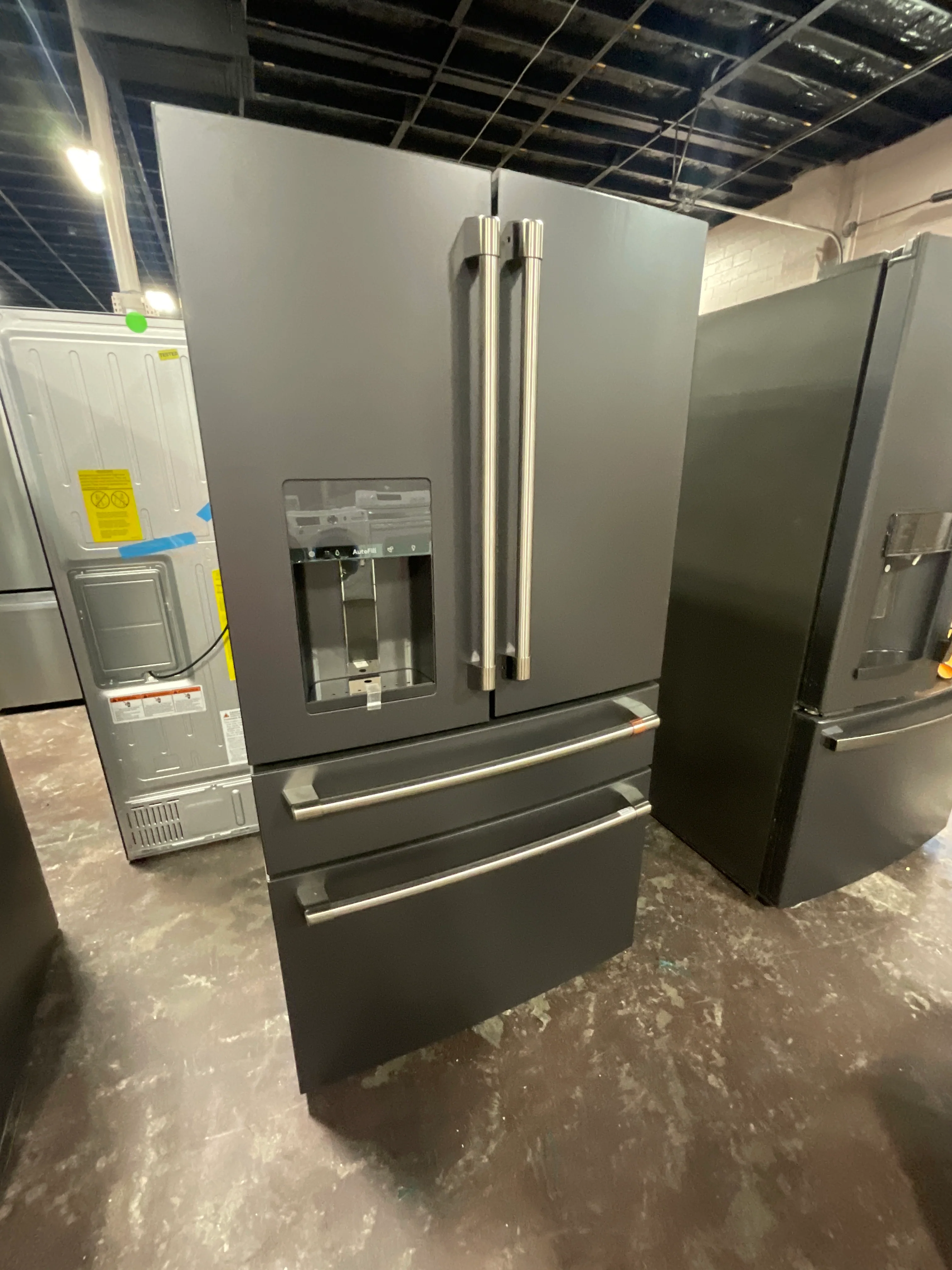 CAFÉ™ ENERGY STAR® 27.8 Cu. Ft. Smart 4-Door French-Door Refrigerator - Image 11