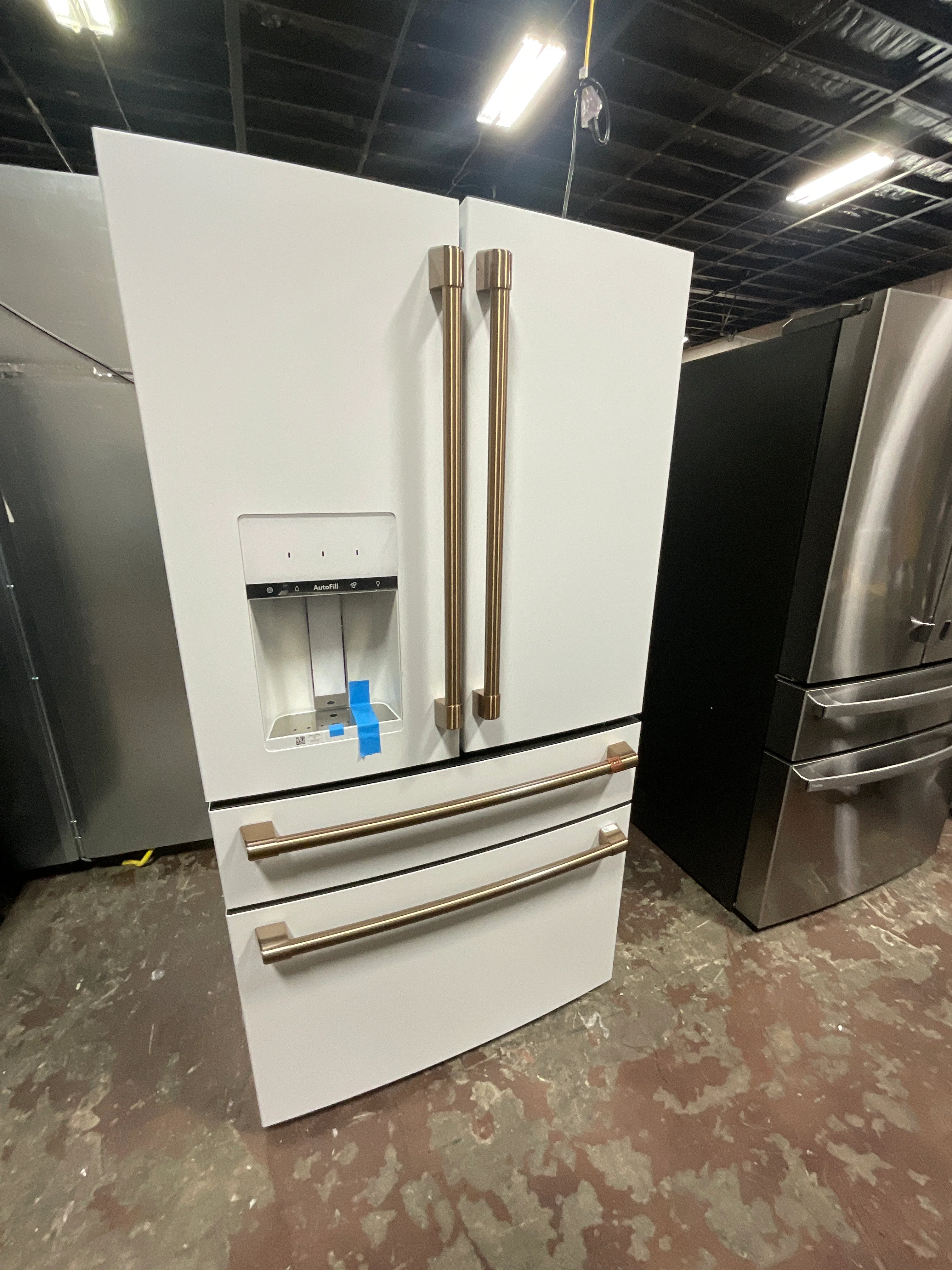 CAFÉ™ ENERGY STAR® 27.8 Cu. Ft. Smart 4-Door French-Door Refrigerator - Image 11