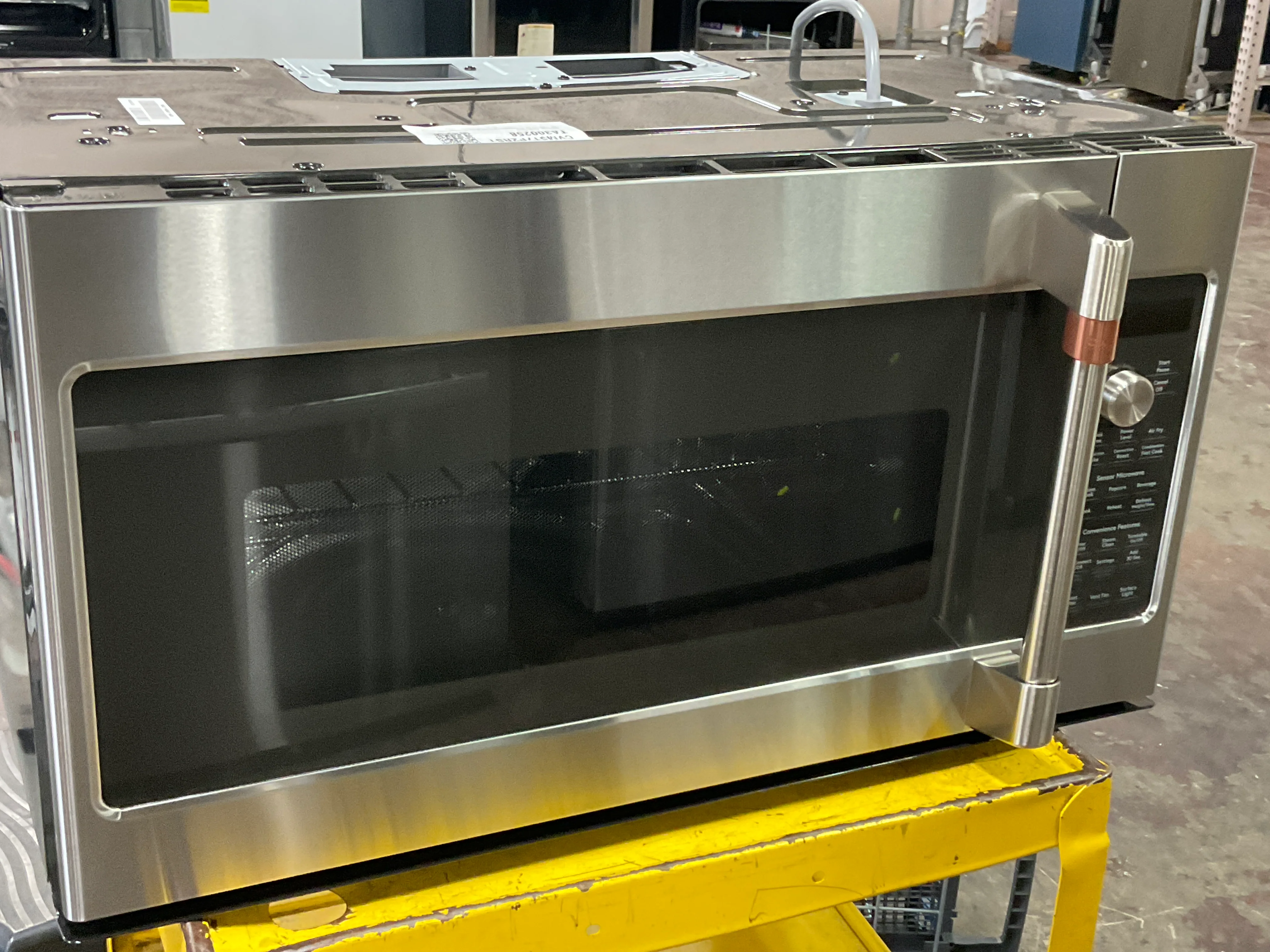 CAFÉ™ 1.7 Cu. Ft. Convection Over-the-Range Microwave Oven - Image 10