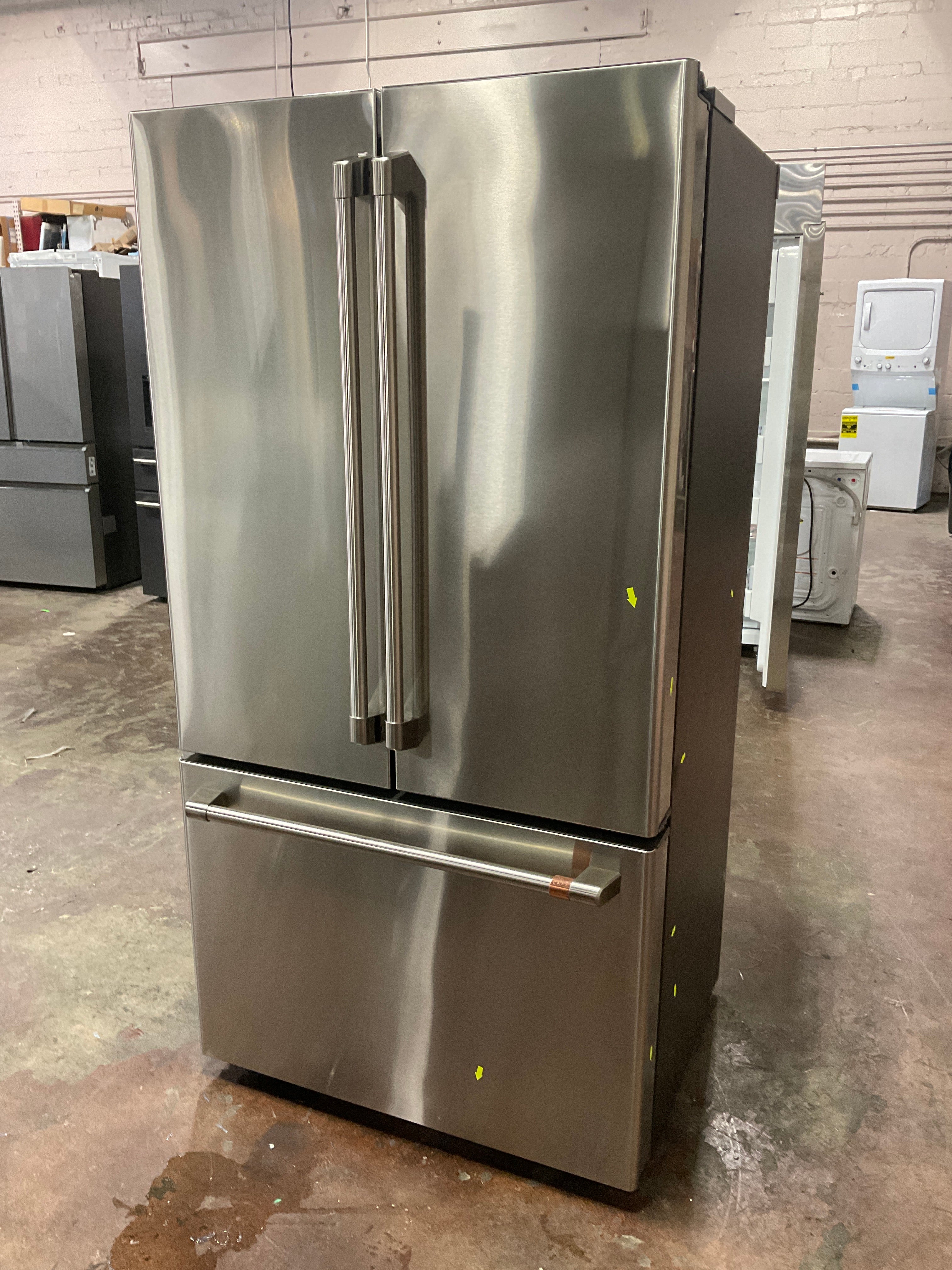 CAFÉ™ ENERGY STAR® 23.1 Cu. Ft. Smart Counter-Depth French-Door Refrigerator - Image 14