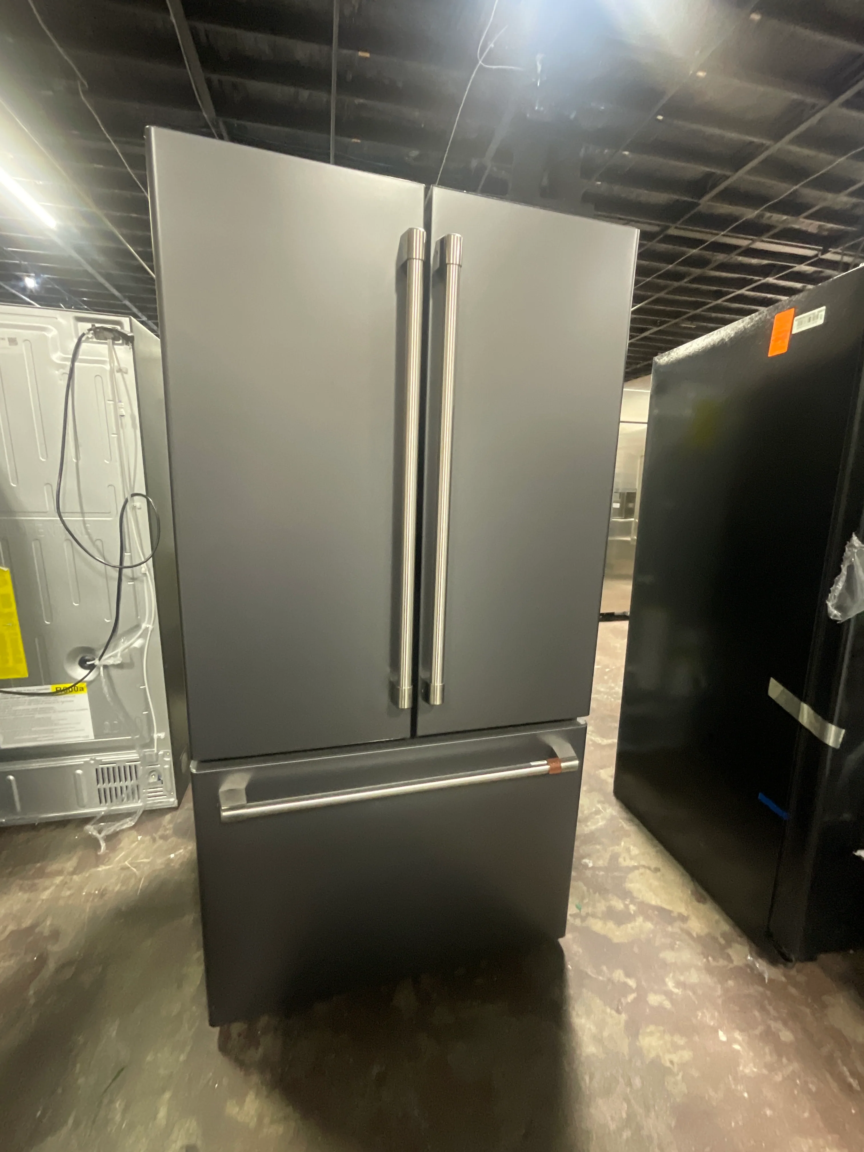 CAFÉ™ ENERGY STAR® 23.1 Cu. Ft. Smart Counter-Depth French-Door Refrigerator - Image 11