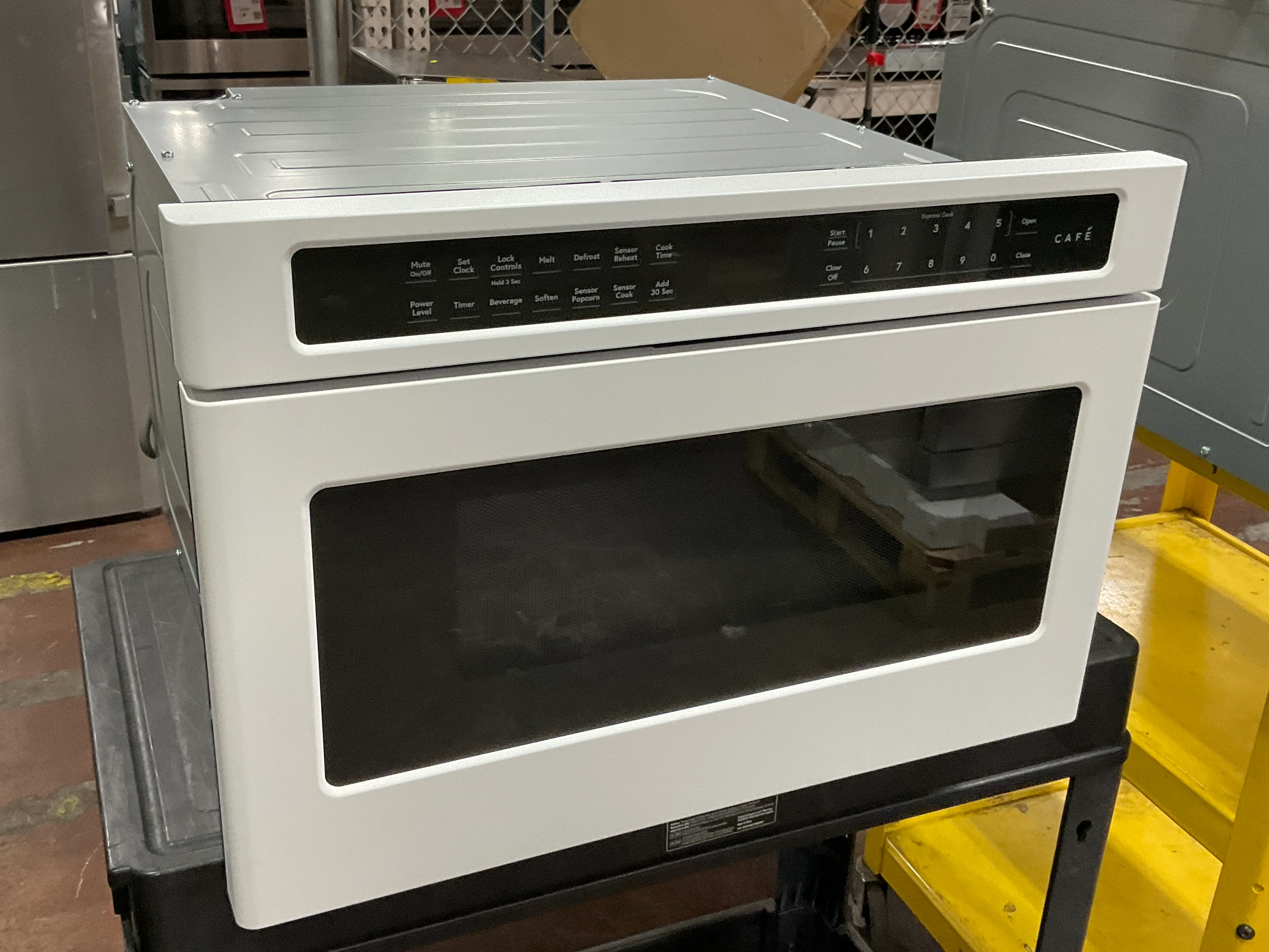 CAFÉ™ Built-In Microwave Drawer Oven - Image 12