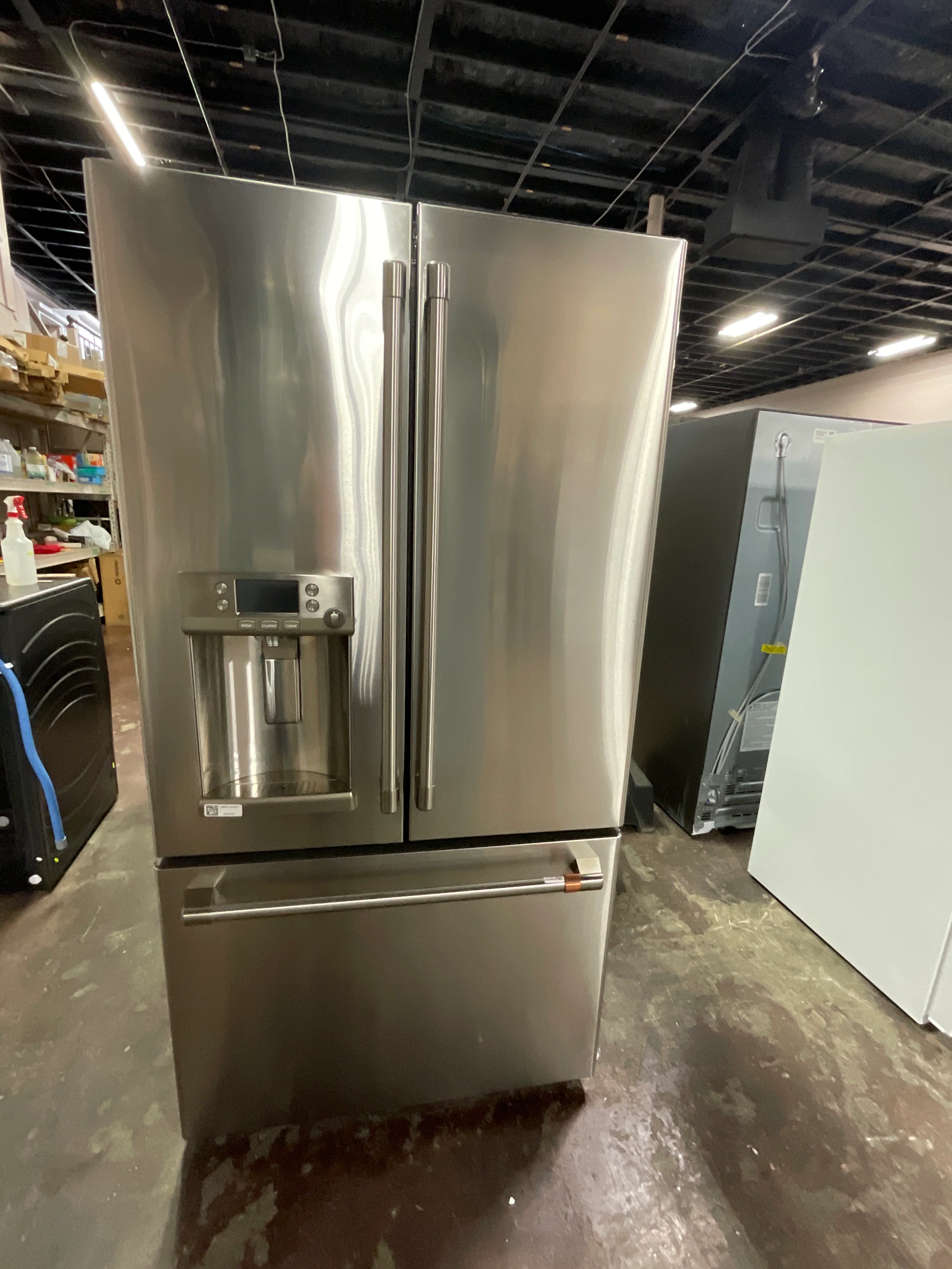 CAFÉ™ ENERGY STAR® 22.1 Cu. Ft. Smart Counter-Depth French-Door Refrigerator with Hot Water Dispenser - Image 14