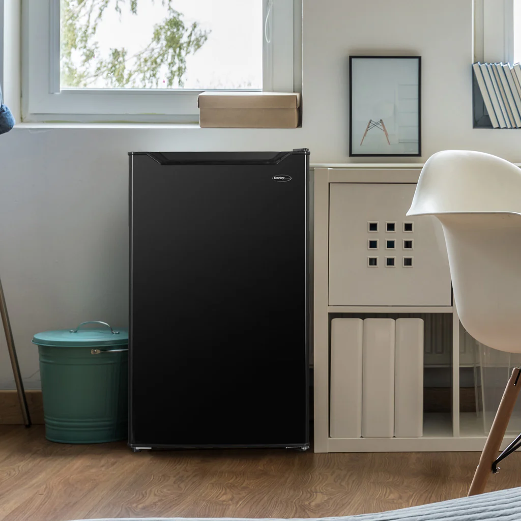 Danby 3.2 cu. ft. Compact Fridge in Black - Image 7
