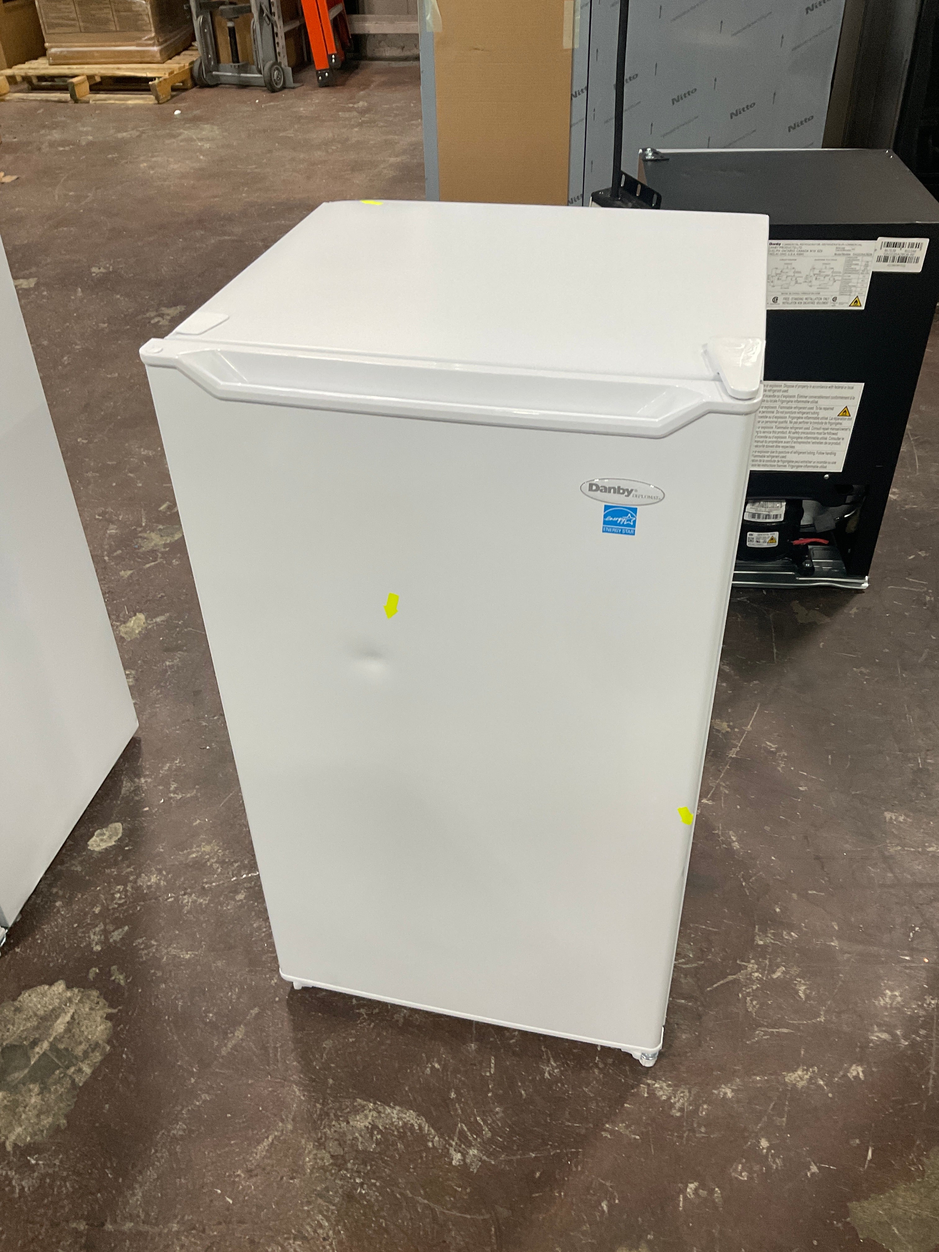 Danby 3.2 cu. ft. Compact Fridge in White - Image 13