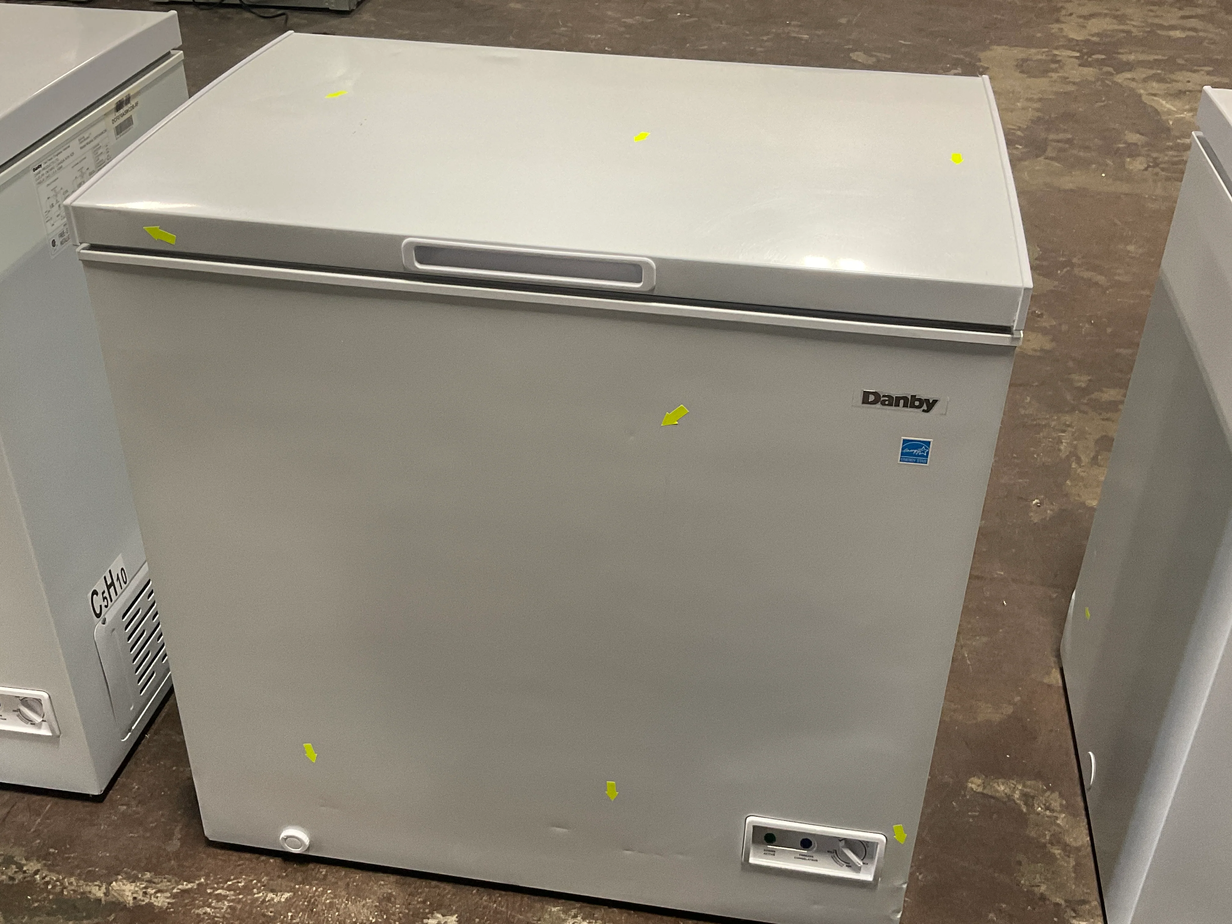 Danby Convertible Square Model Chest Freezer - Image 42