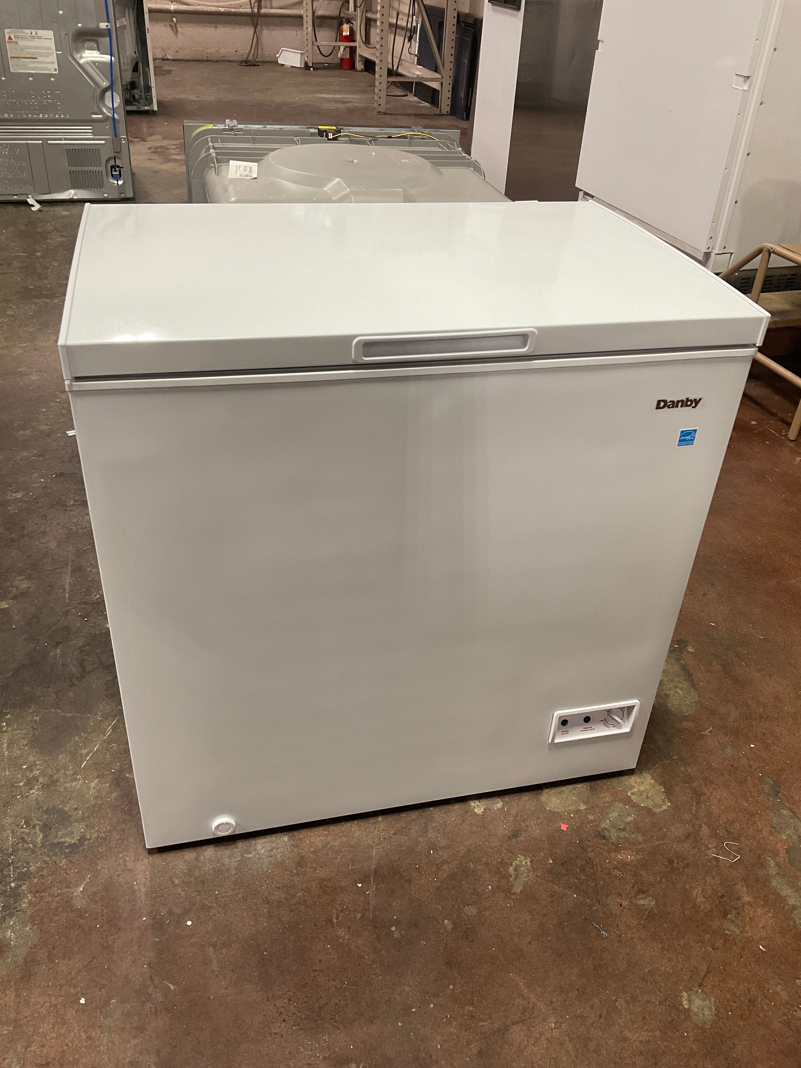 Danby Convertible Square Model Chest Freezer - Image 6