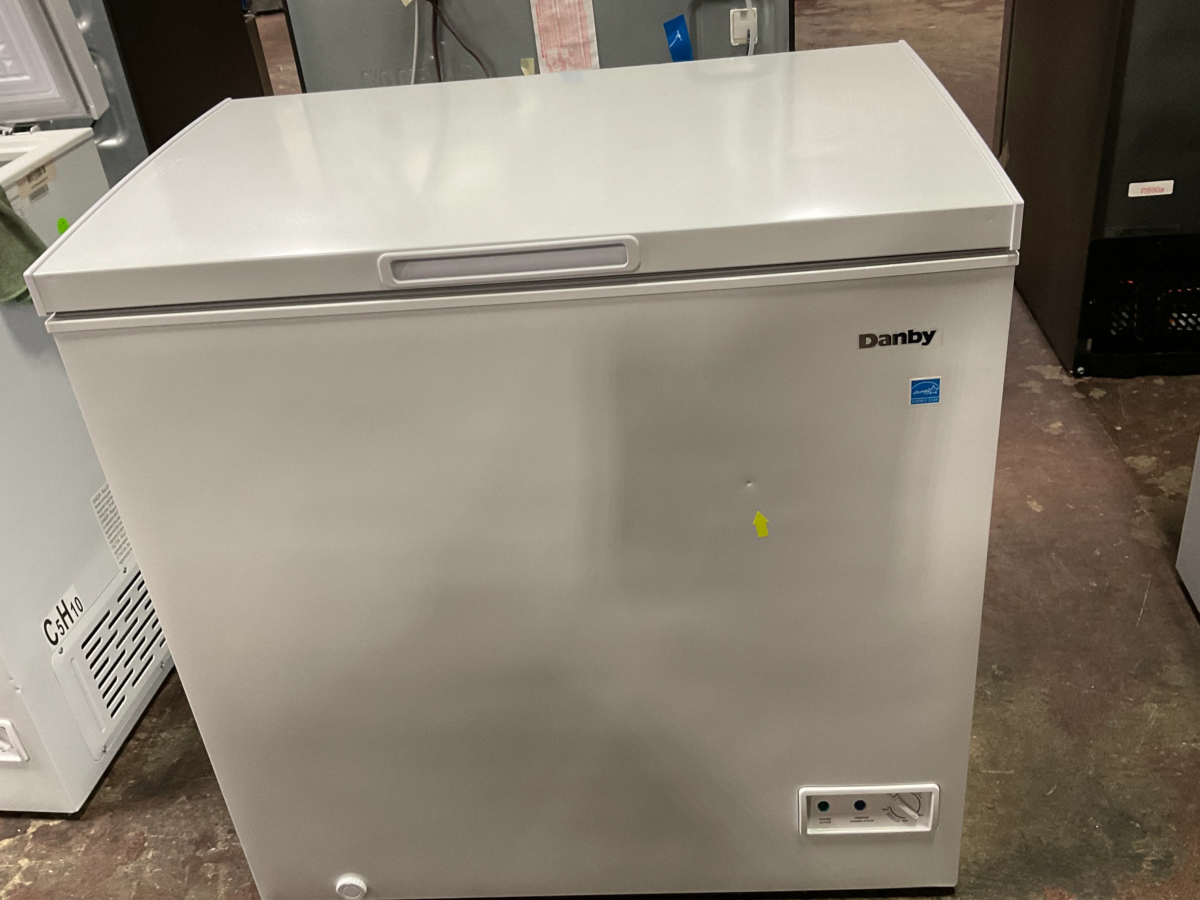 Danby Convertible Square Model Chest Freezer - Image 75