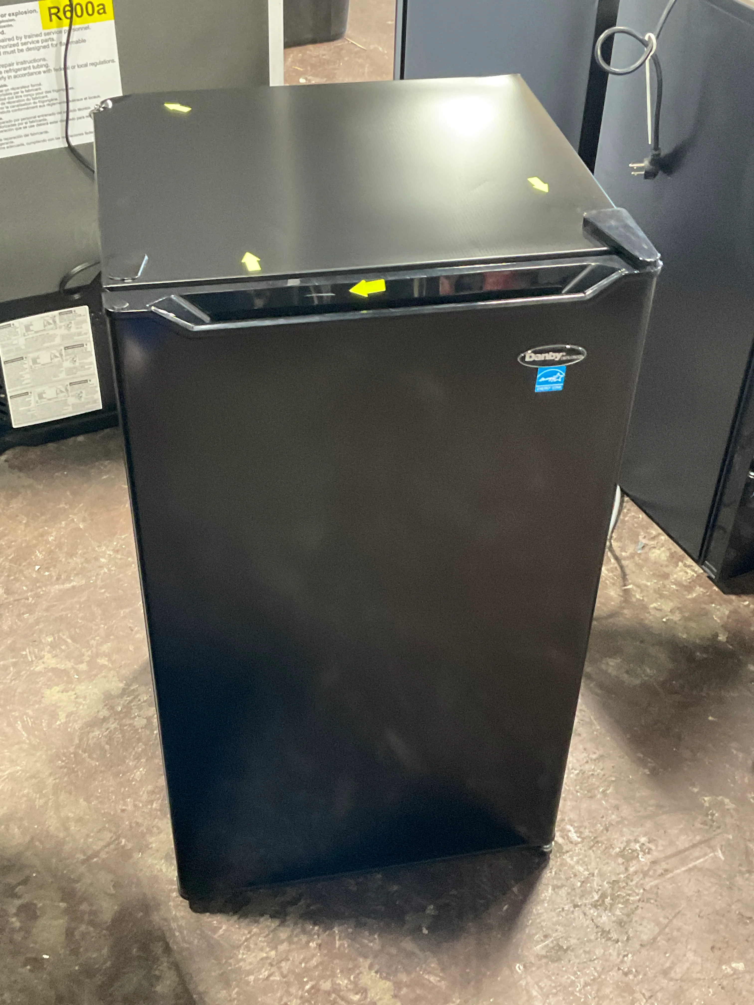 Danby Diplomat 3.2 cu. ft. Compact Refrigerator in Black - Image 8