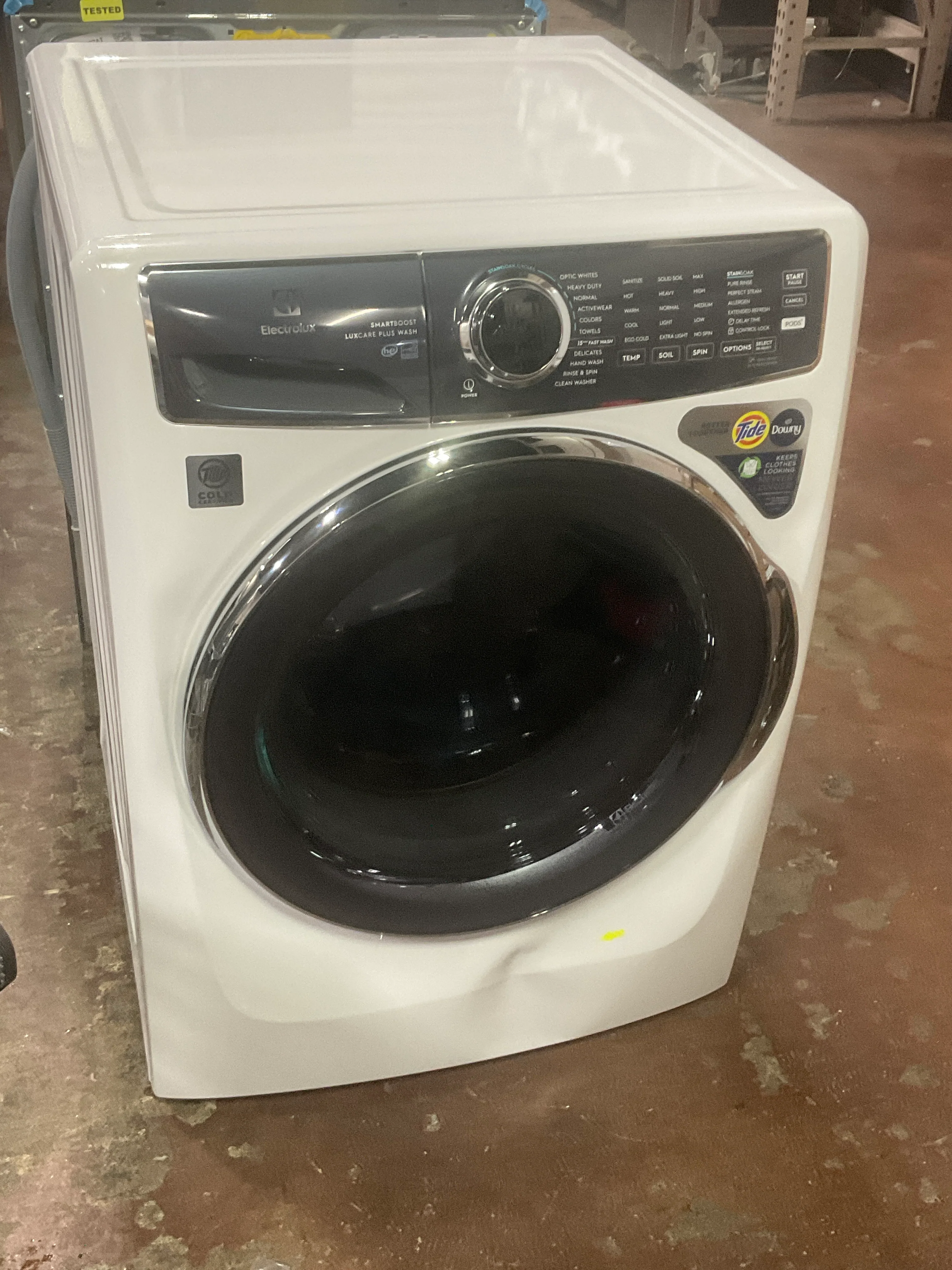 Electrolux - 4.5 Cu.Ft. Stackable Front Load Washer with Steam and SmartBoost Wash System - White - Image 4