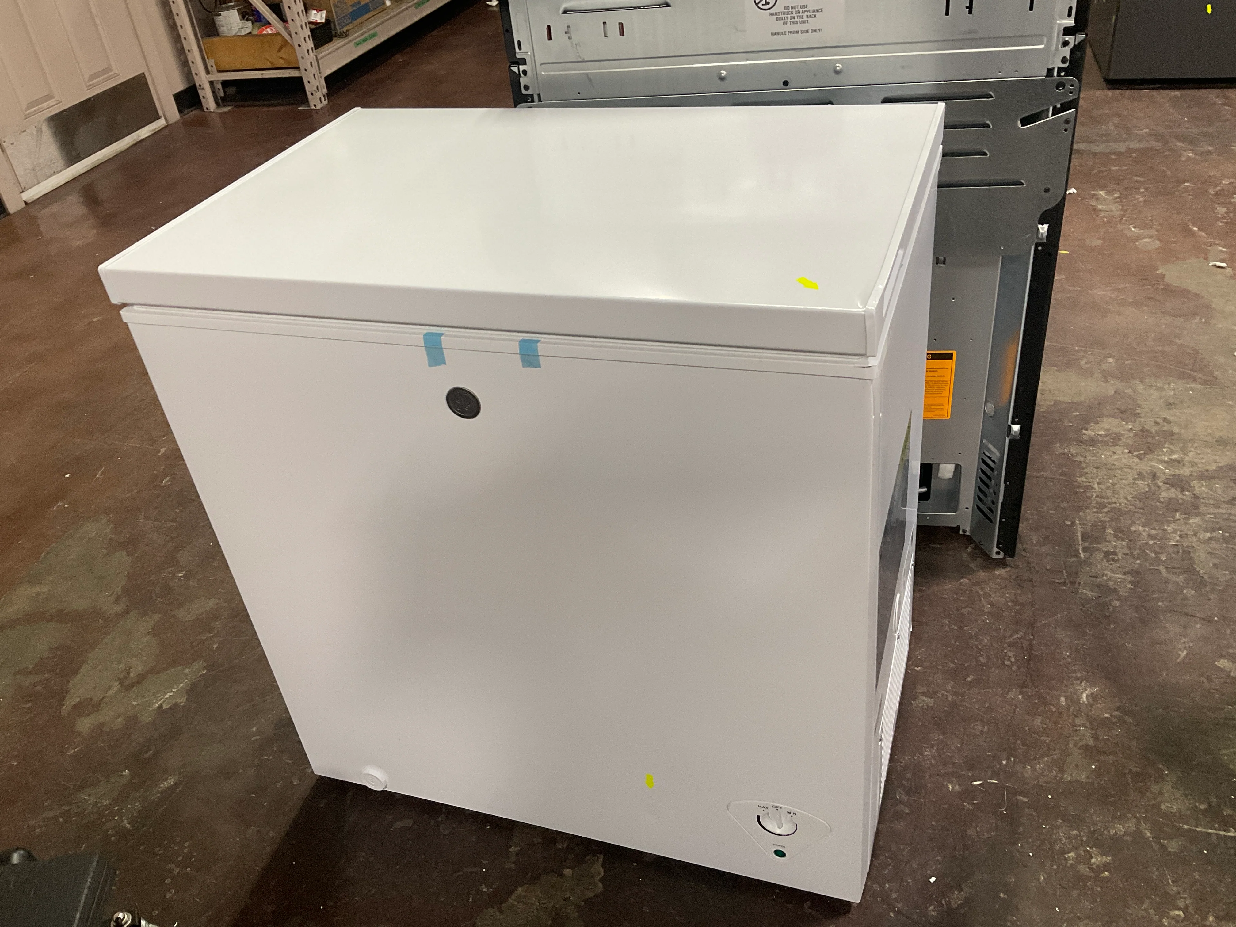 GE® 7.0 Cu. Ft. Manual Defrost Chest Freezer - Image 6