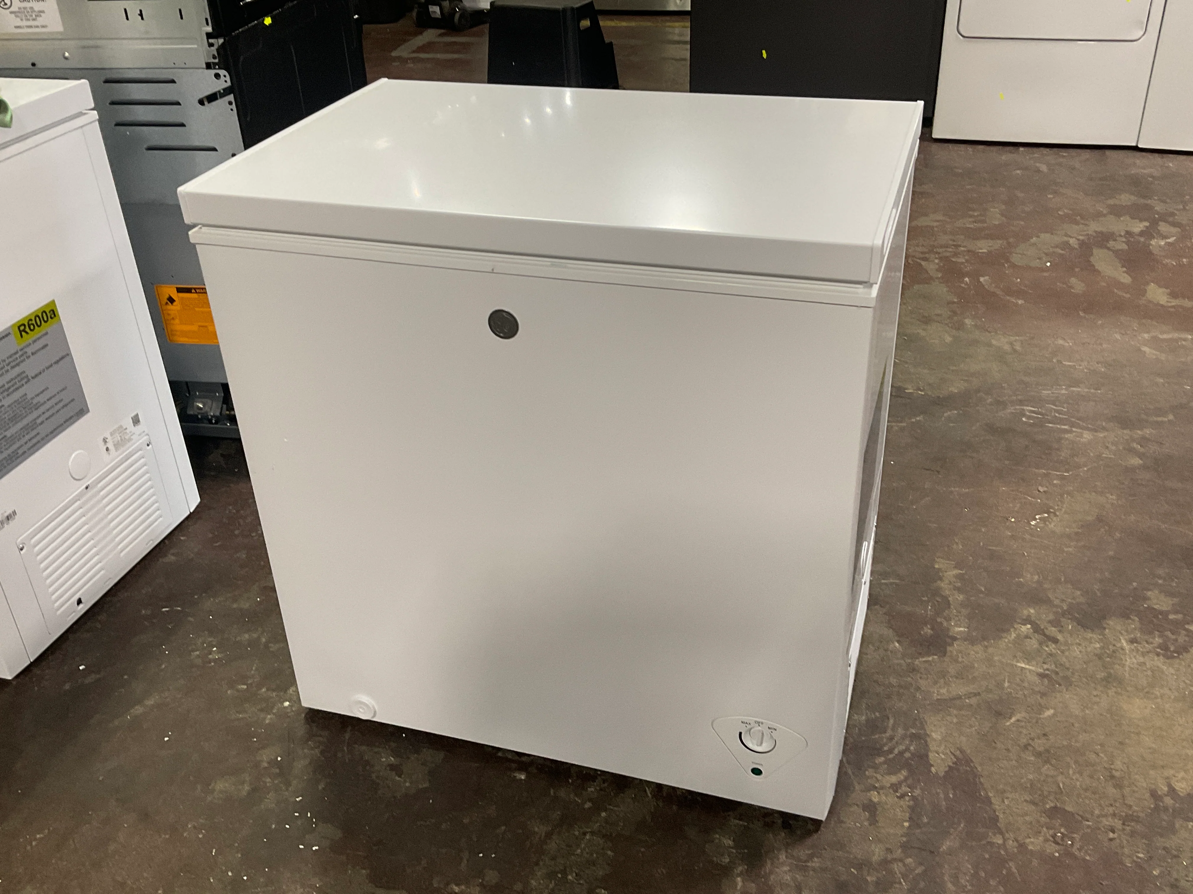 GE® 7.0 Cu. Ft. Manual Defrost Chest Freezer - Image 7