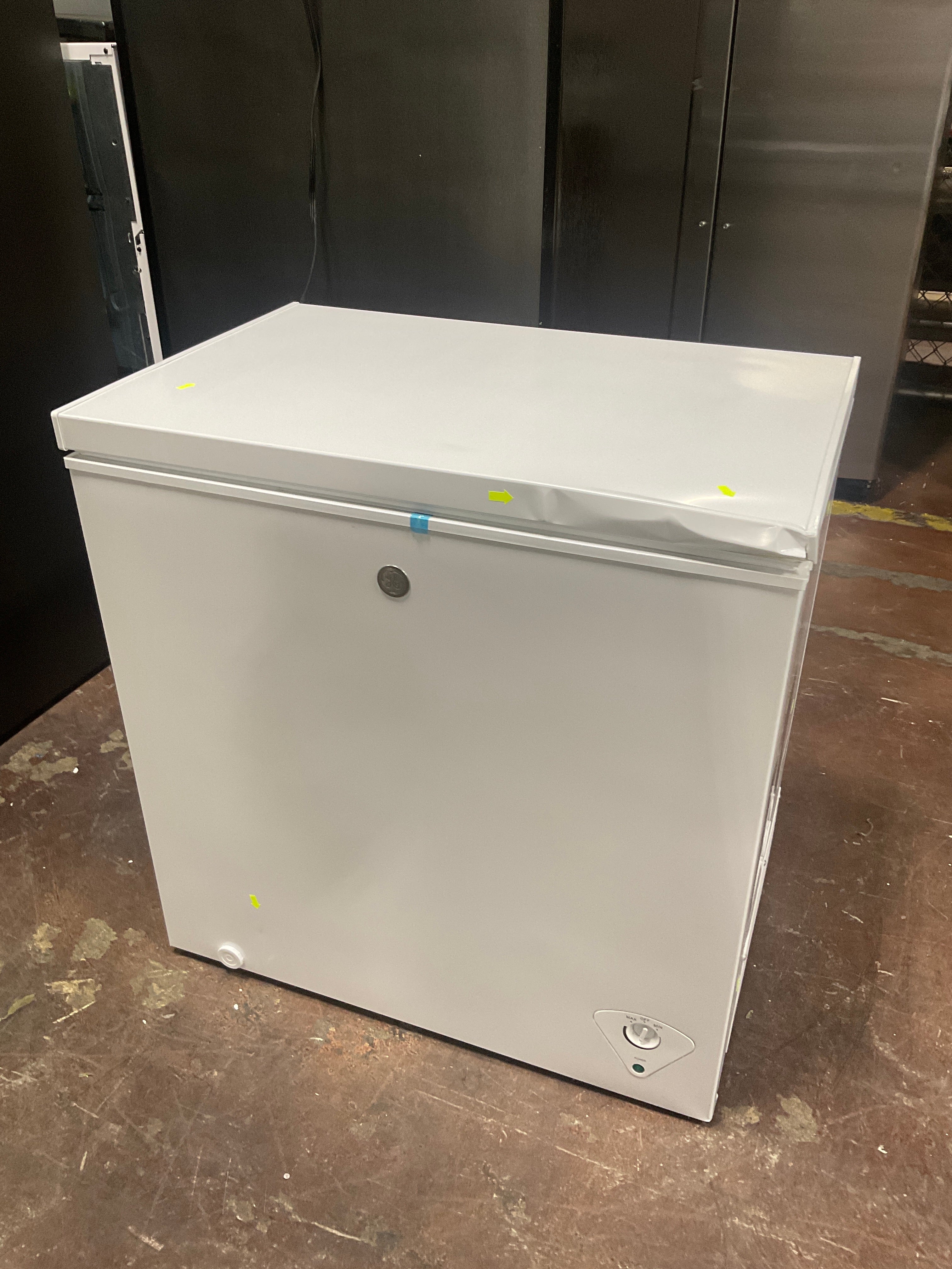 GE® 7.0 Cu. Ft. Manual Defrost Chest Freezer - Image 8