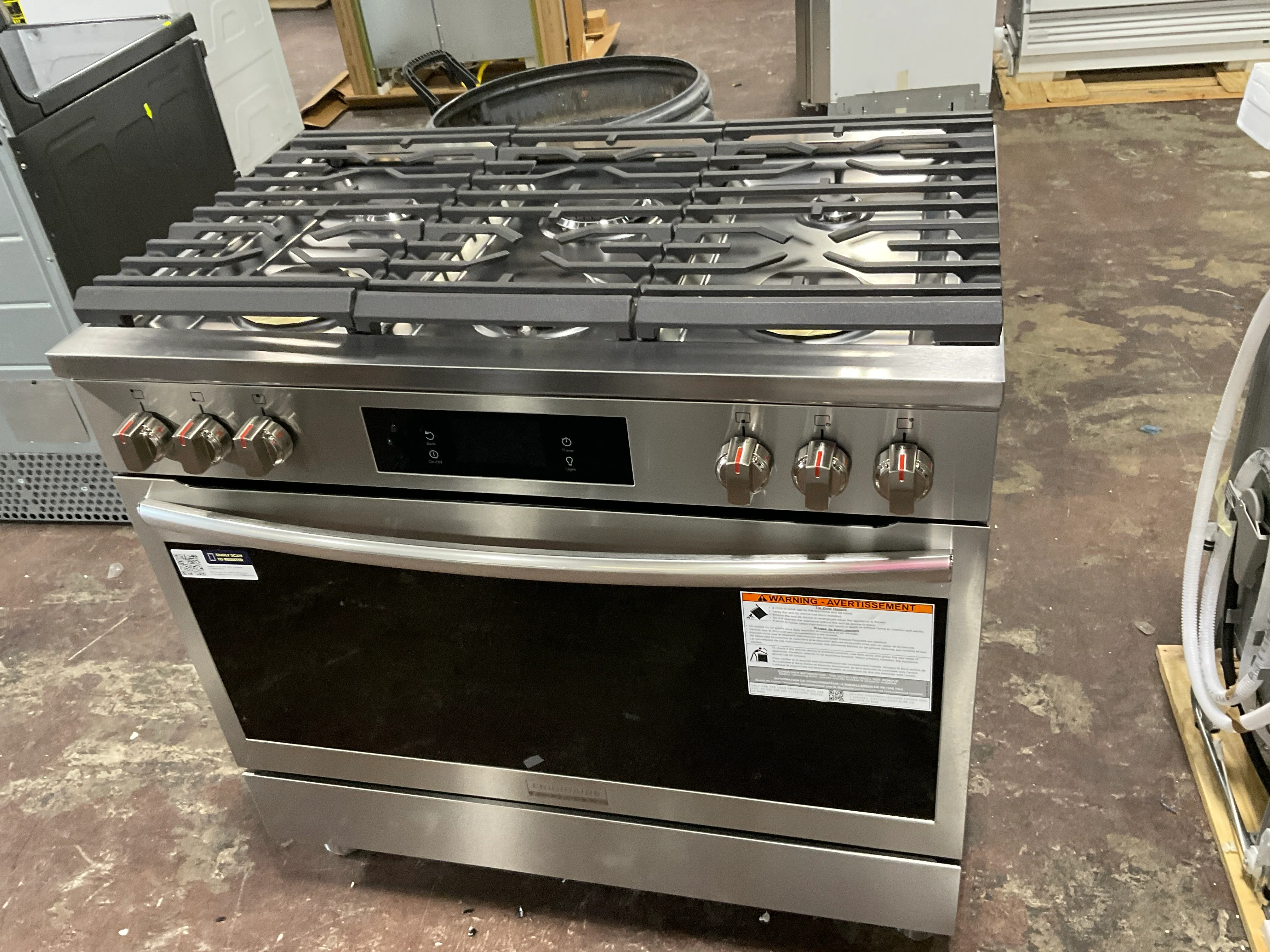 Frigidaire Gallery 36" Gas Range with Air Fry - Image 11