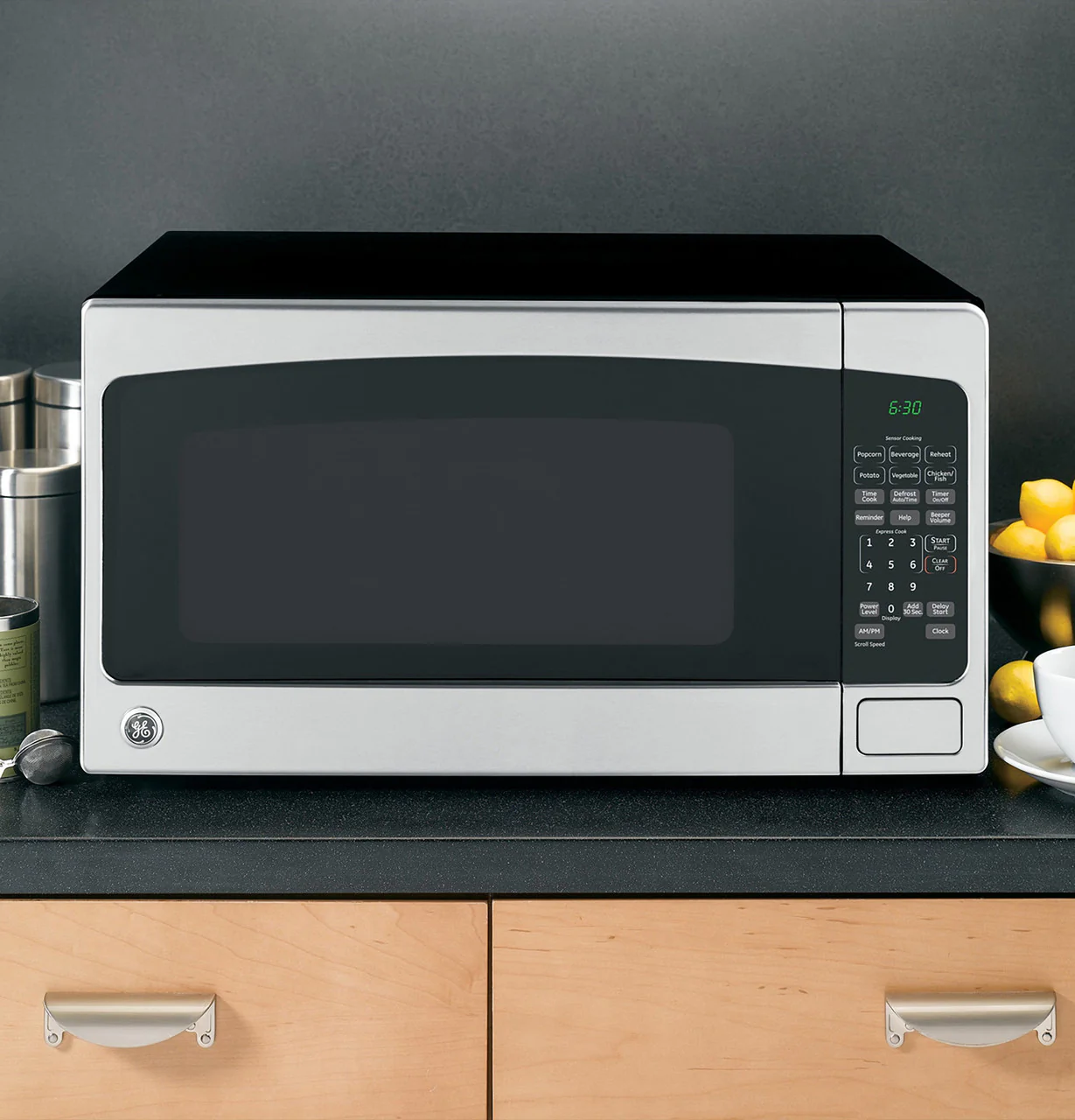 GE® 2.0 Cu. Ft. Capacity Countertop Microwave Oven - Image 4