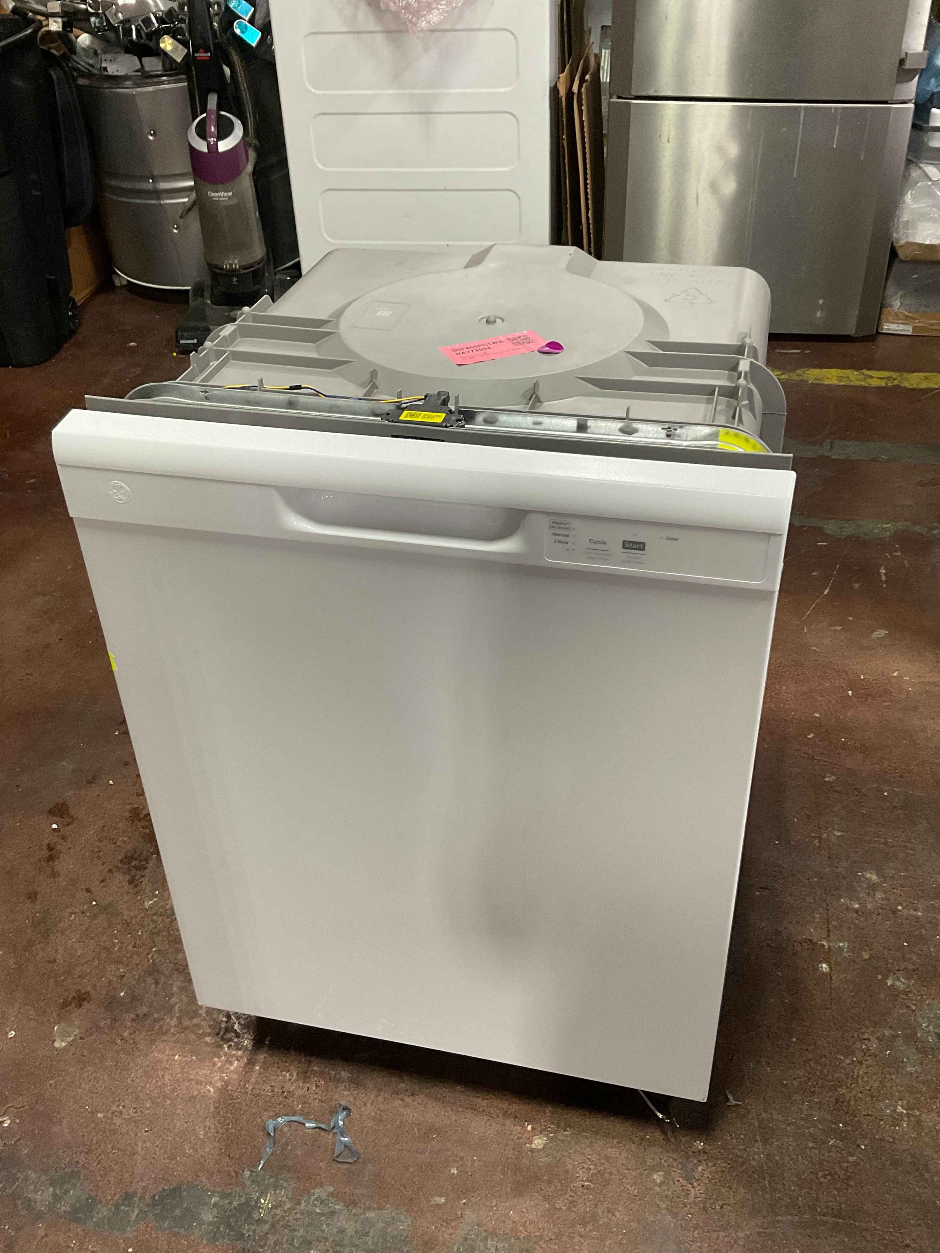 GE GE® ENERGY STAR® Dishwasher with Front Controls - Image 6