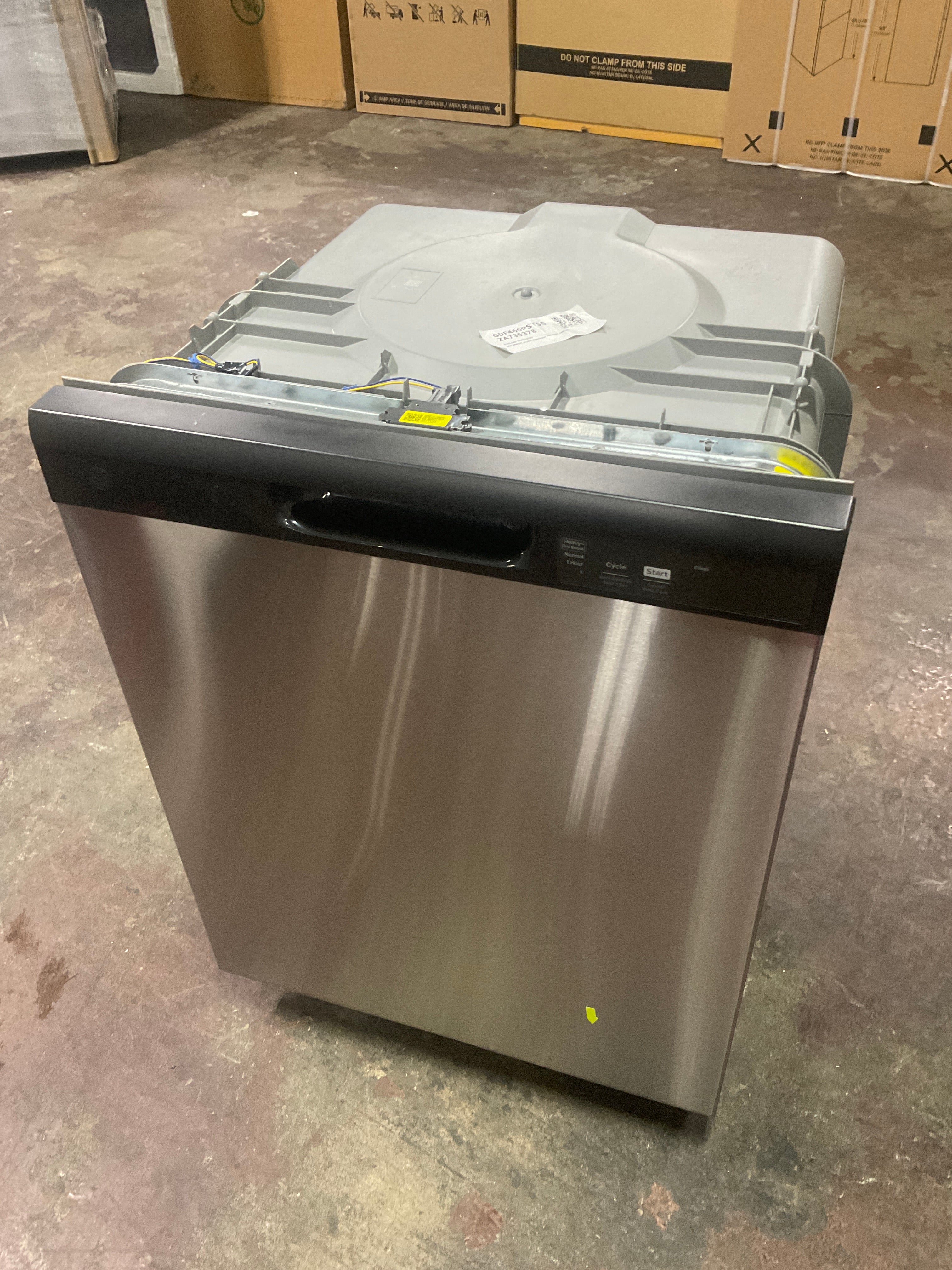 GE GE® ENERGY STAR® Dishwasher with Front Controls - Image 7