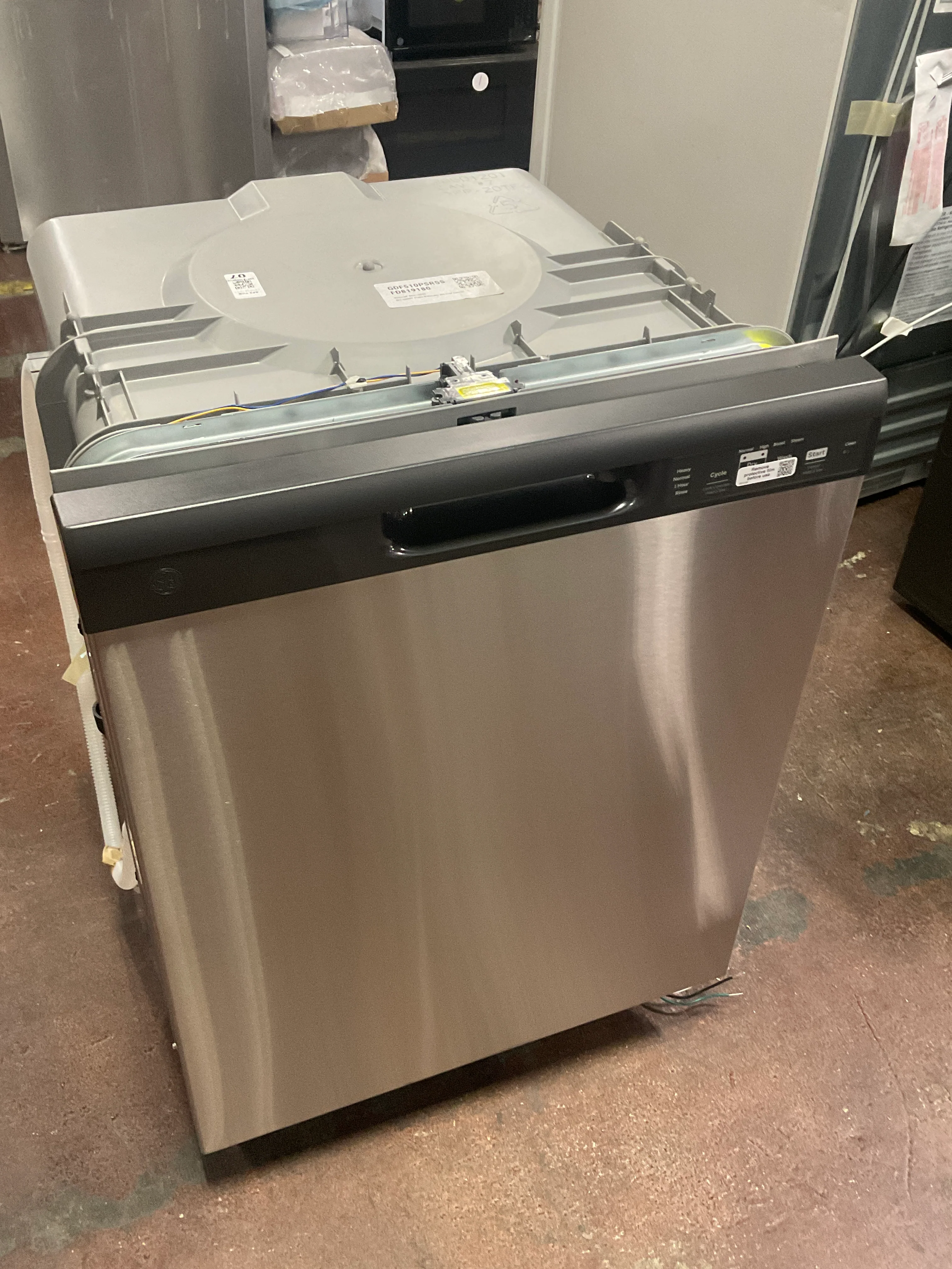 GE GE® ENERGY STAR® Dishwasher with Front Controls - Image 8