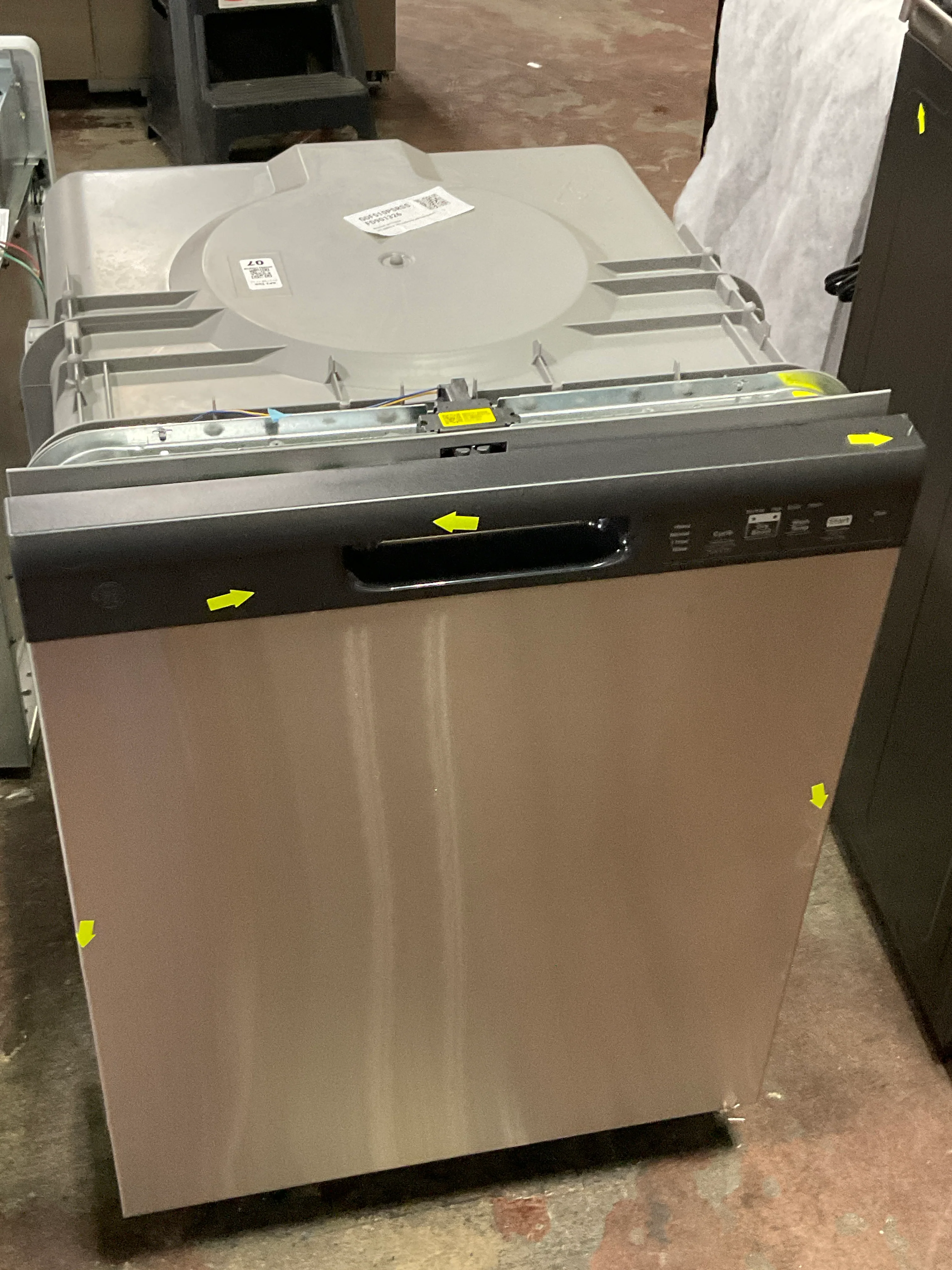GE GE® ENERGY STAR® Dishwasher with Front Controls - Image 9