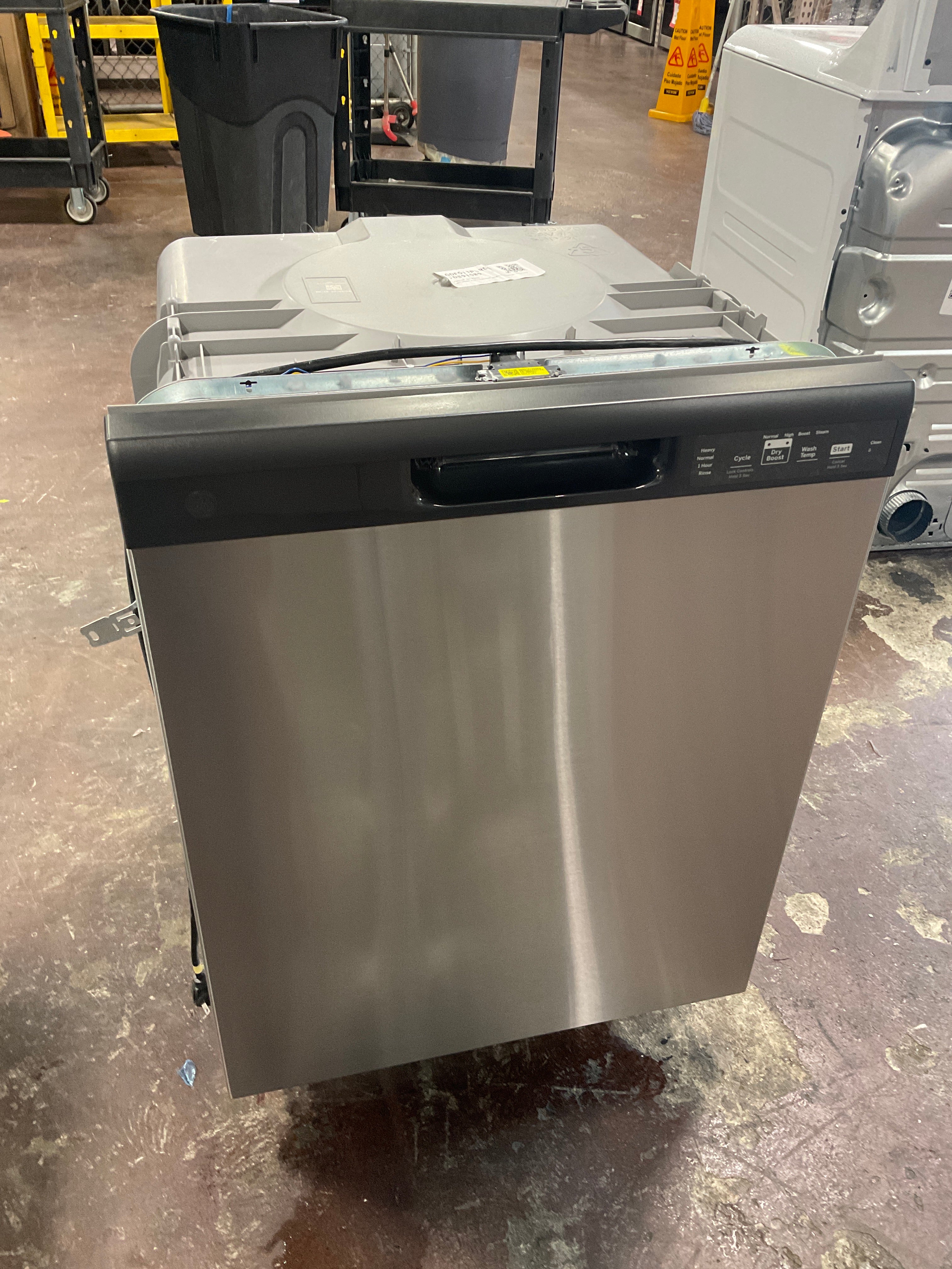GE GE® ENERGY STAR® Dishwasher with Front Controls with Power Cord - Image 6