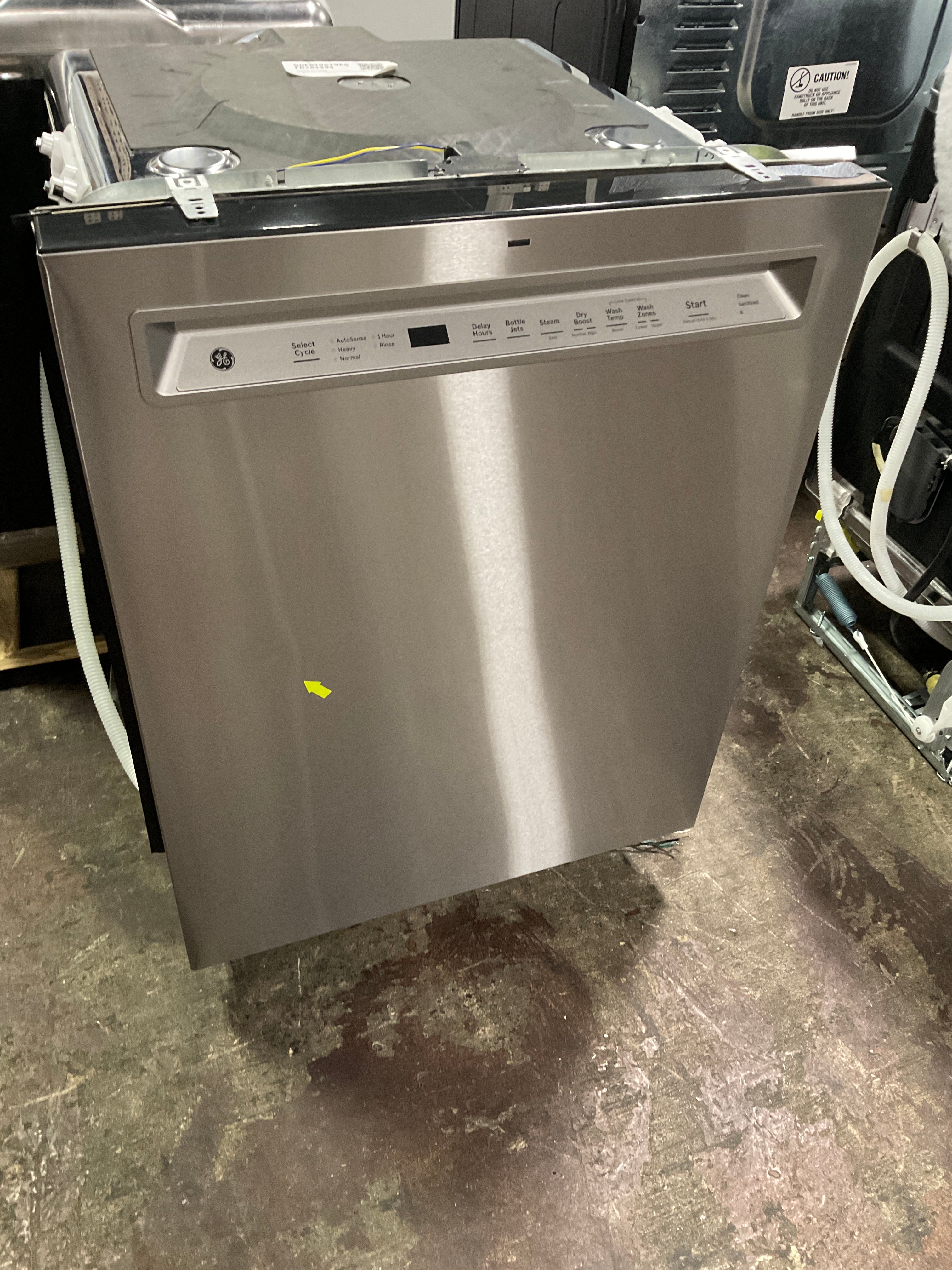 GE GE® ENERGY STAR® Fingerprint Resistant Front Control with Stainless Steel Interior Dishwasher with Sanitize Cycle - Image 9