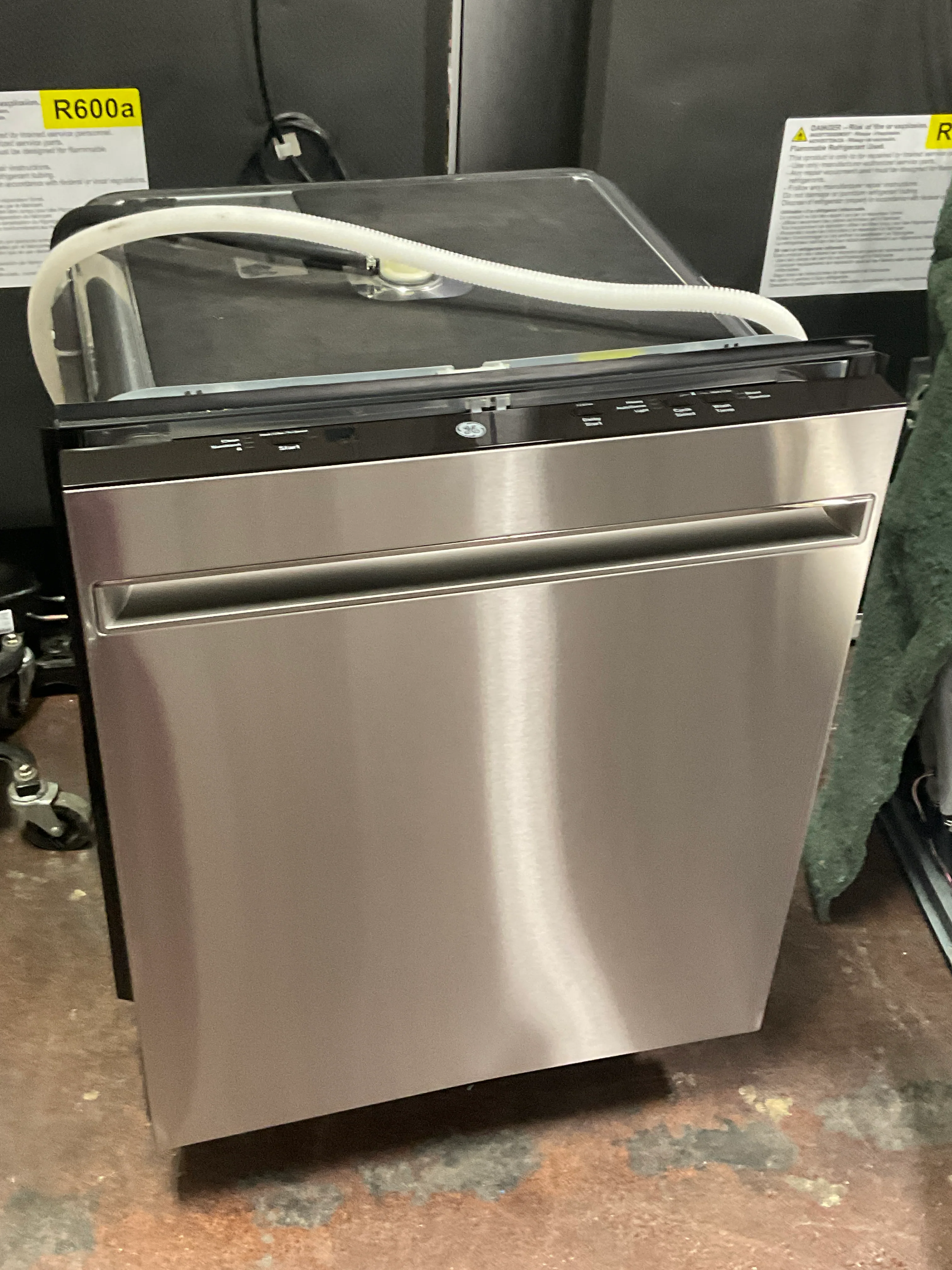 GE GE® ENERGY STAR® ADA Compliant Stainless Steel Interior Dishwasher with Sanitize Cycle - Image 7