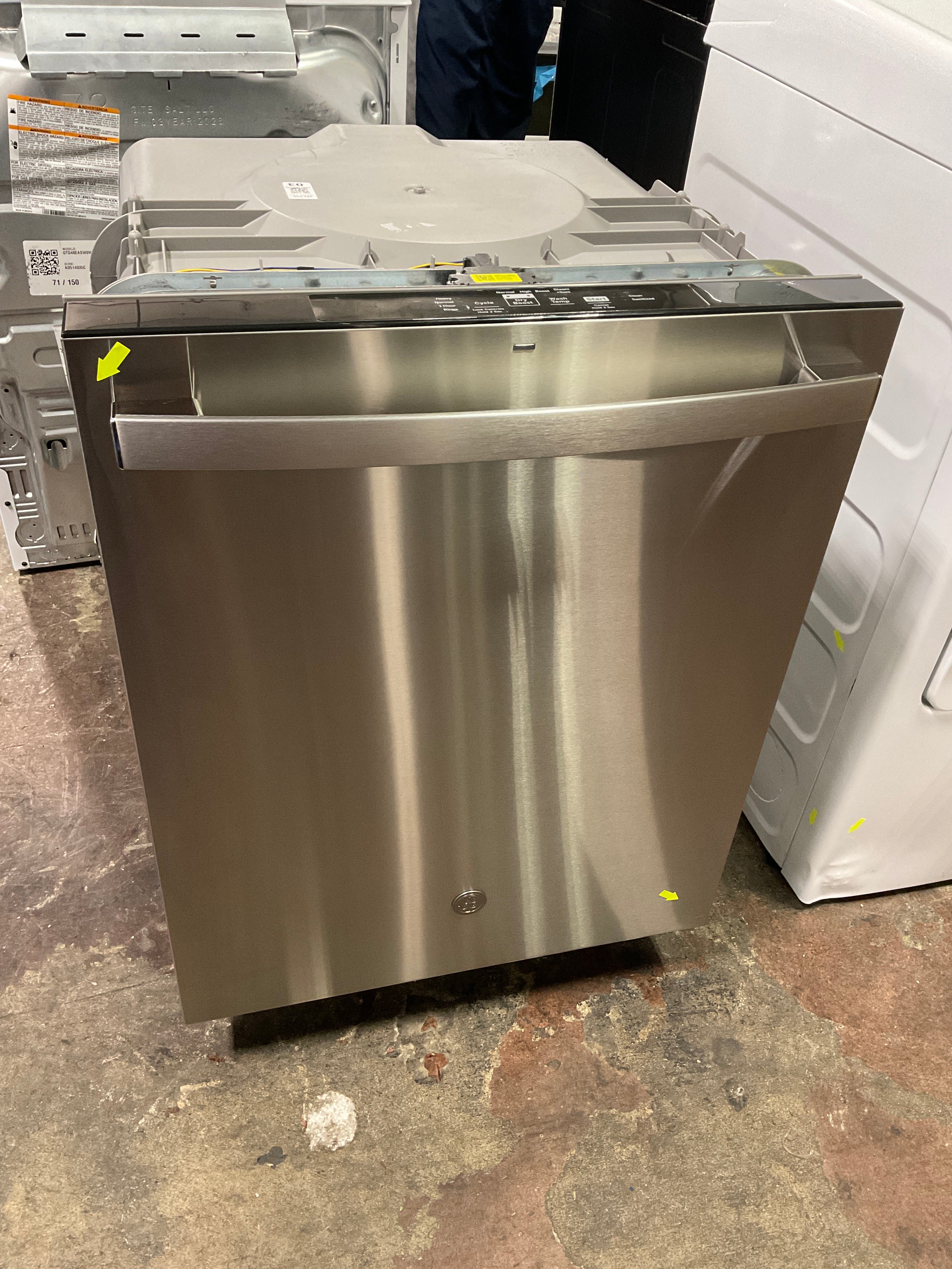 GE GE® ENERGY STAR® Top Control with Plastic Interior Dishwasher with Sanitize Cycle & Dry Boost - Image 7