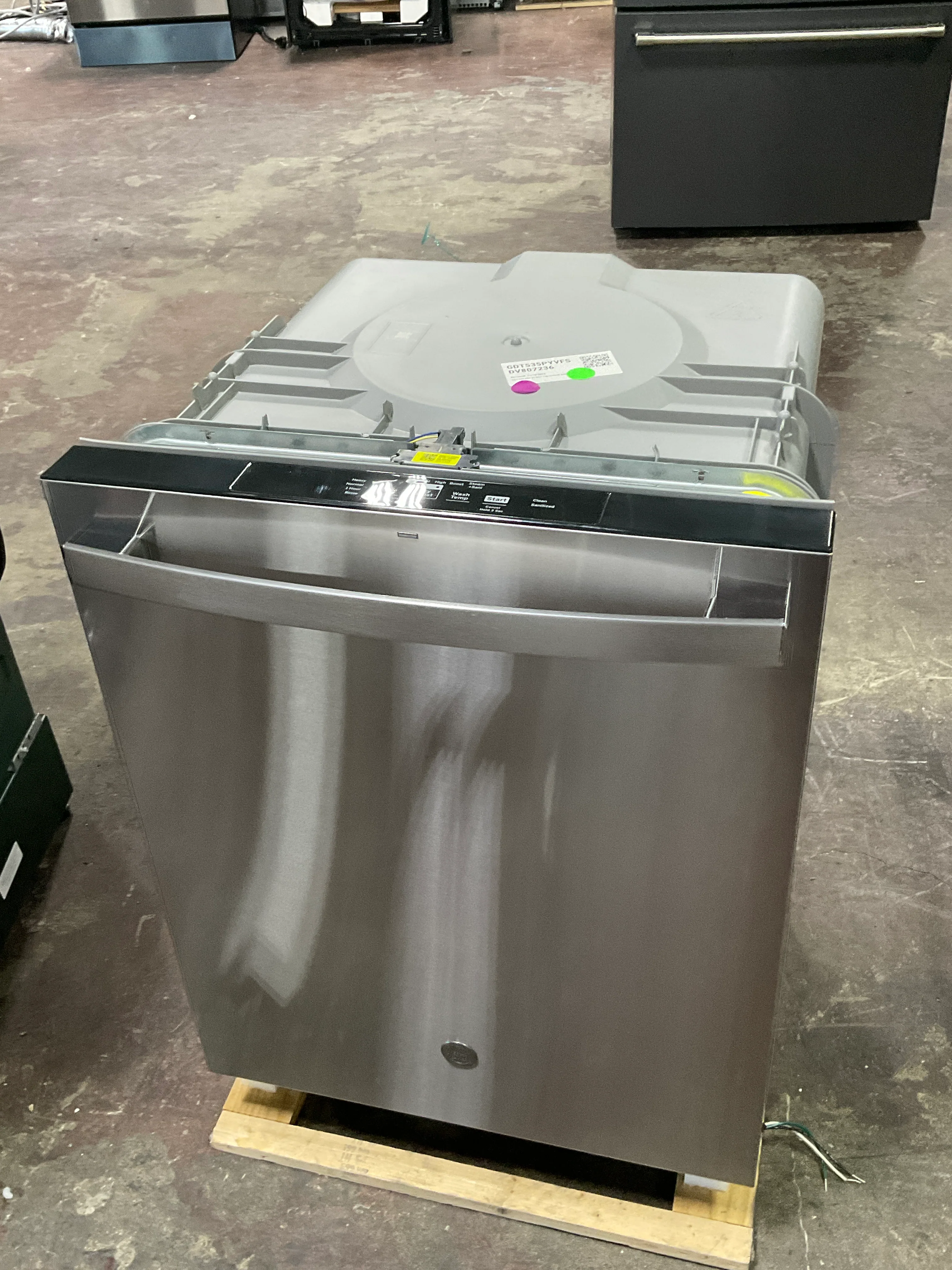 GE® ENERGY STAR® Top Control with Plastic Interior Dishwasher with Sanitize Cycle & Dry Boost - Image 8