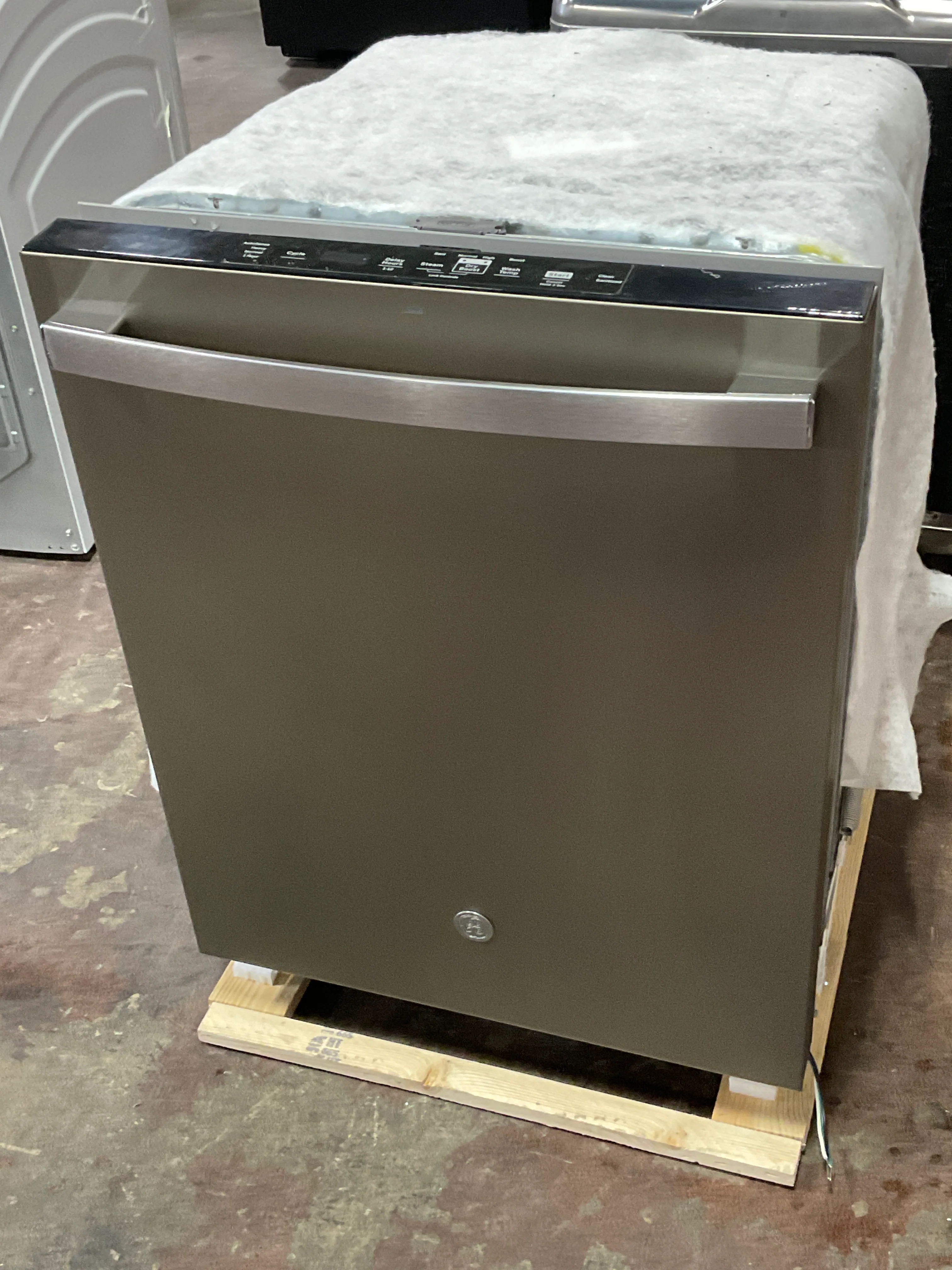 GE® ENERGY STAR® Top Control with Plastic Interior Dishwasher with Sanitize Cycle & Dry Boost - Image 7
