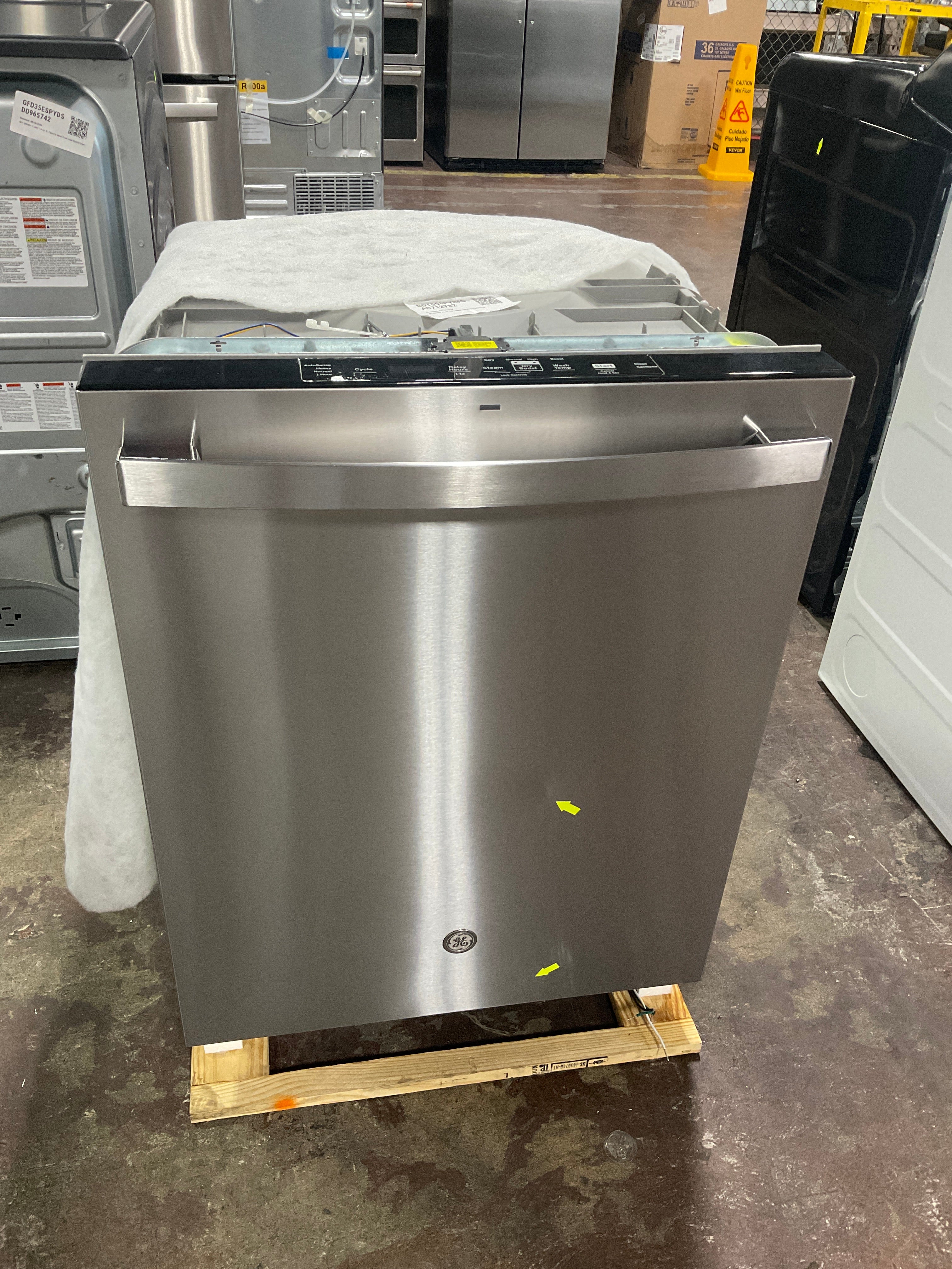 GE ENERGY STAR Top Control with Plastic Interior Dishwasher with Sanitize Cycle & Dry Boost - Image 13