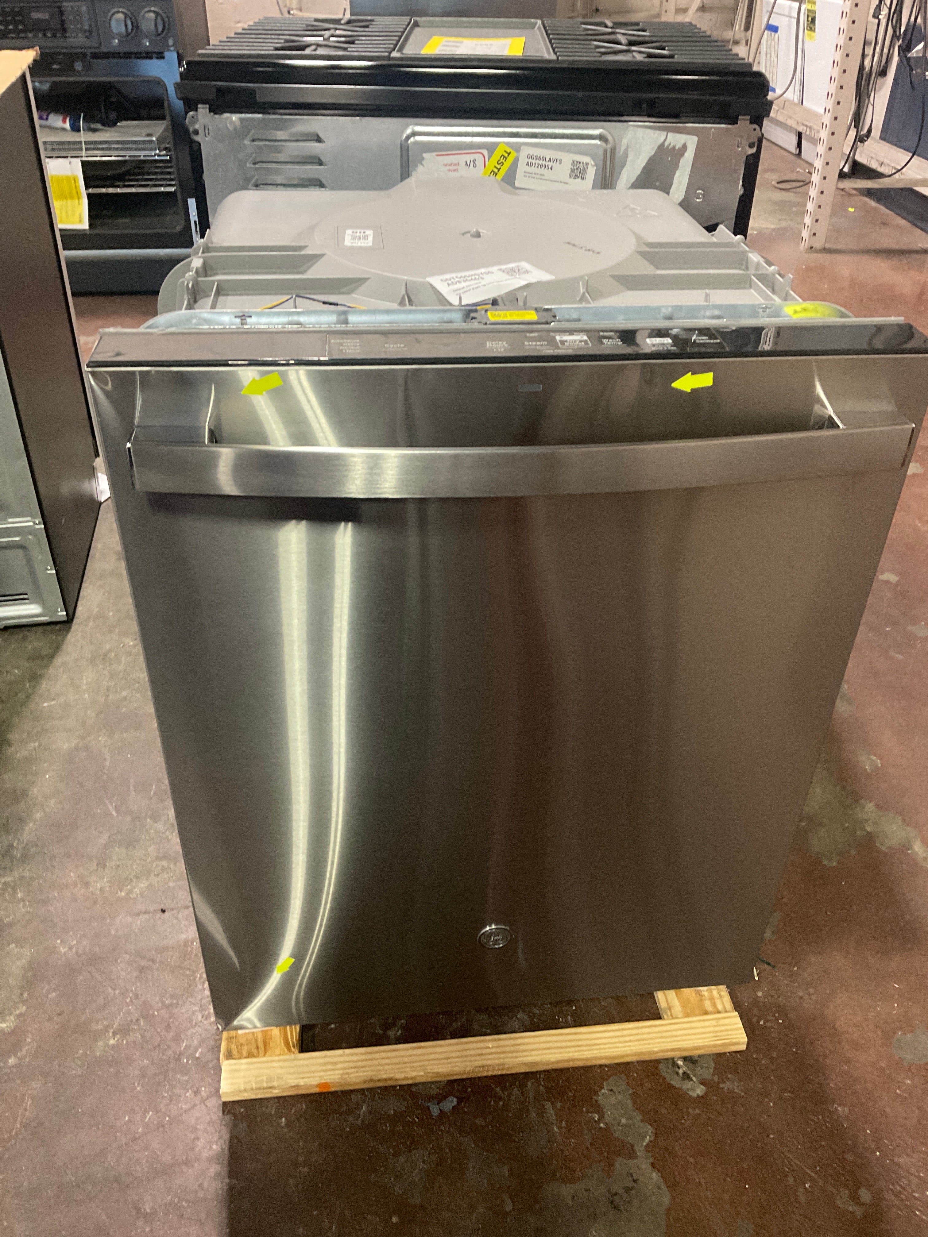GE® ENERGY STAR® Top Control Hybrid Tub Dishwasher with Dry Boost & 52 dBA - Image 6