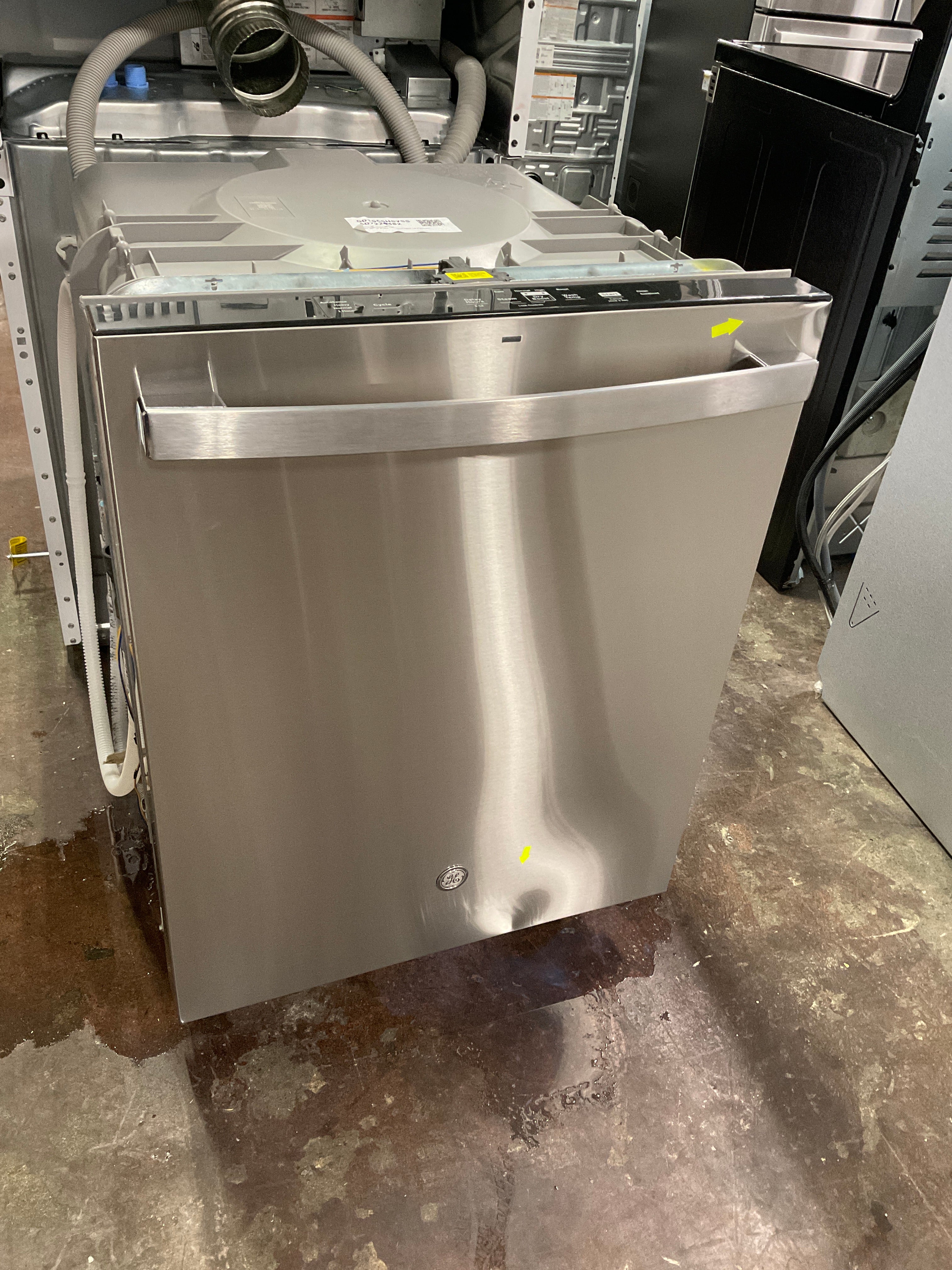 GE® ENERGY STAR® Top Control Hybrid Tub Dishwasher with Dry Boost & 52 dBA - Image 7