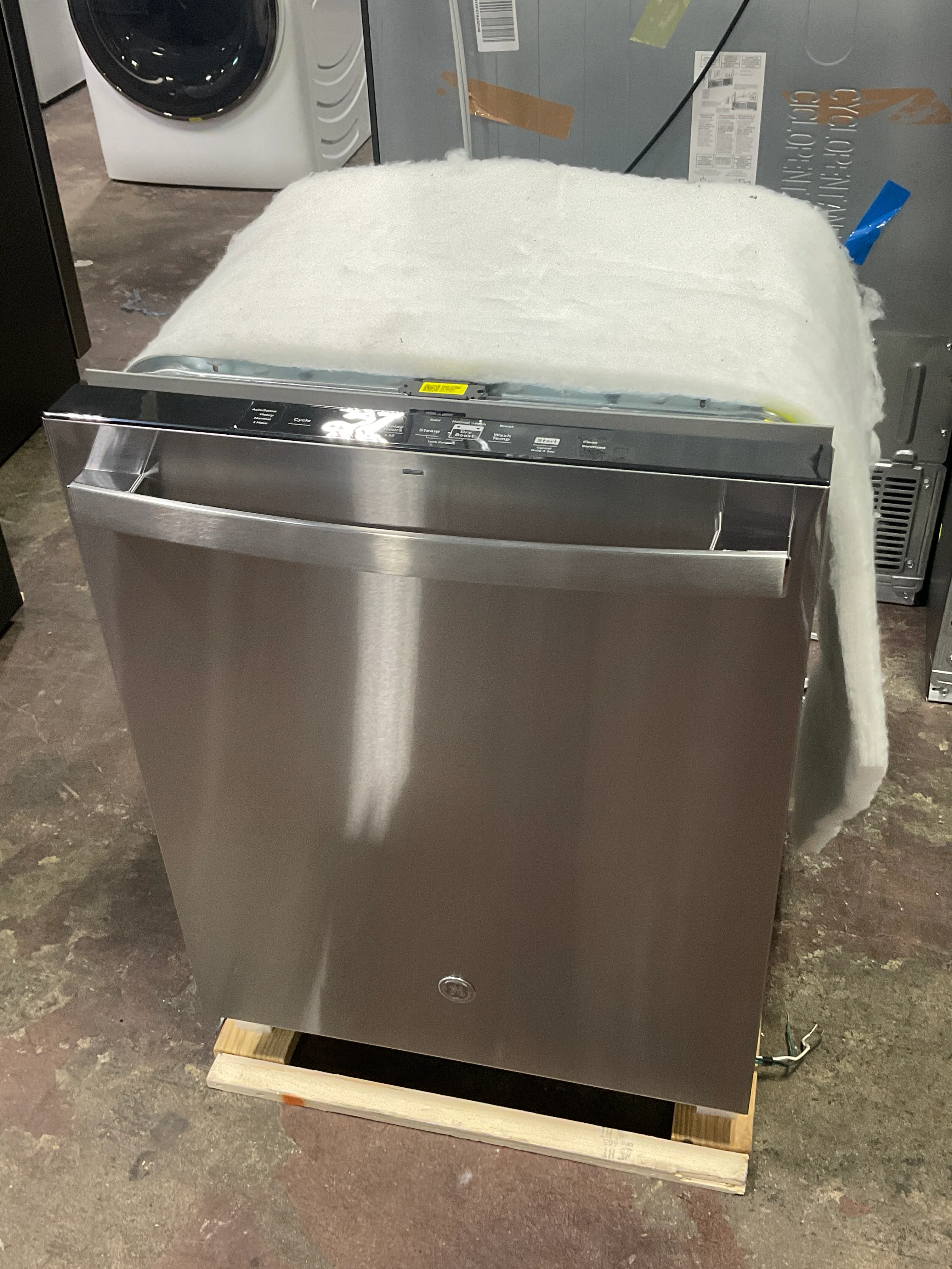 GE GE® ENERGY STAR® Top Control Hybrid Tub Dishwasher with Third Rack, Dry Boost & 50 dBA - Image 6