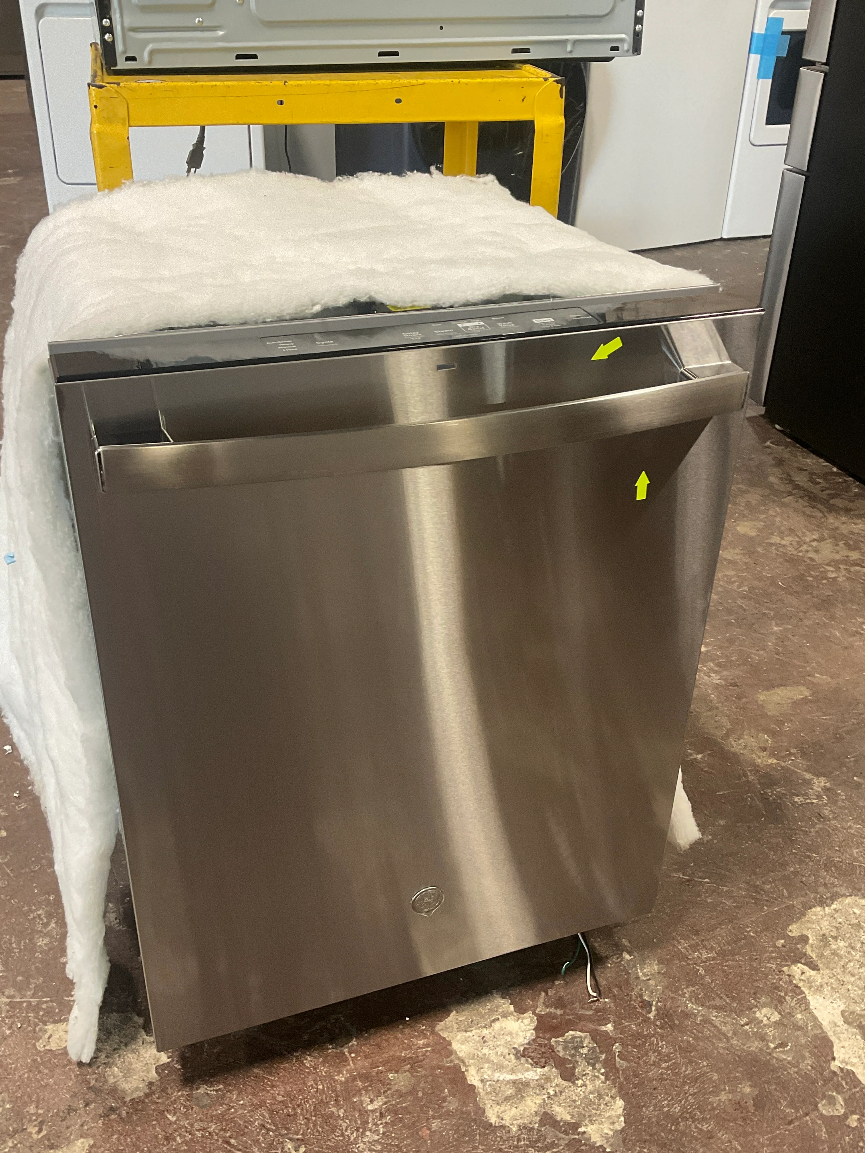 GE GE® ENERGY STAR® Top Control Hybrid Tub Dishwasher with Third Rack, Dry Boost & 50 dBA - Image 7