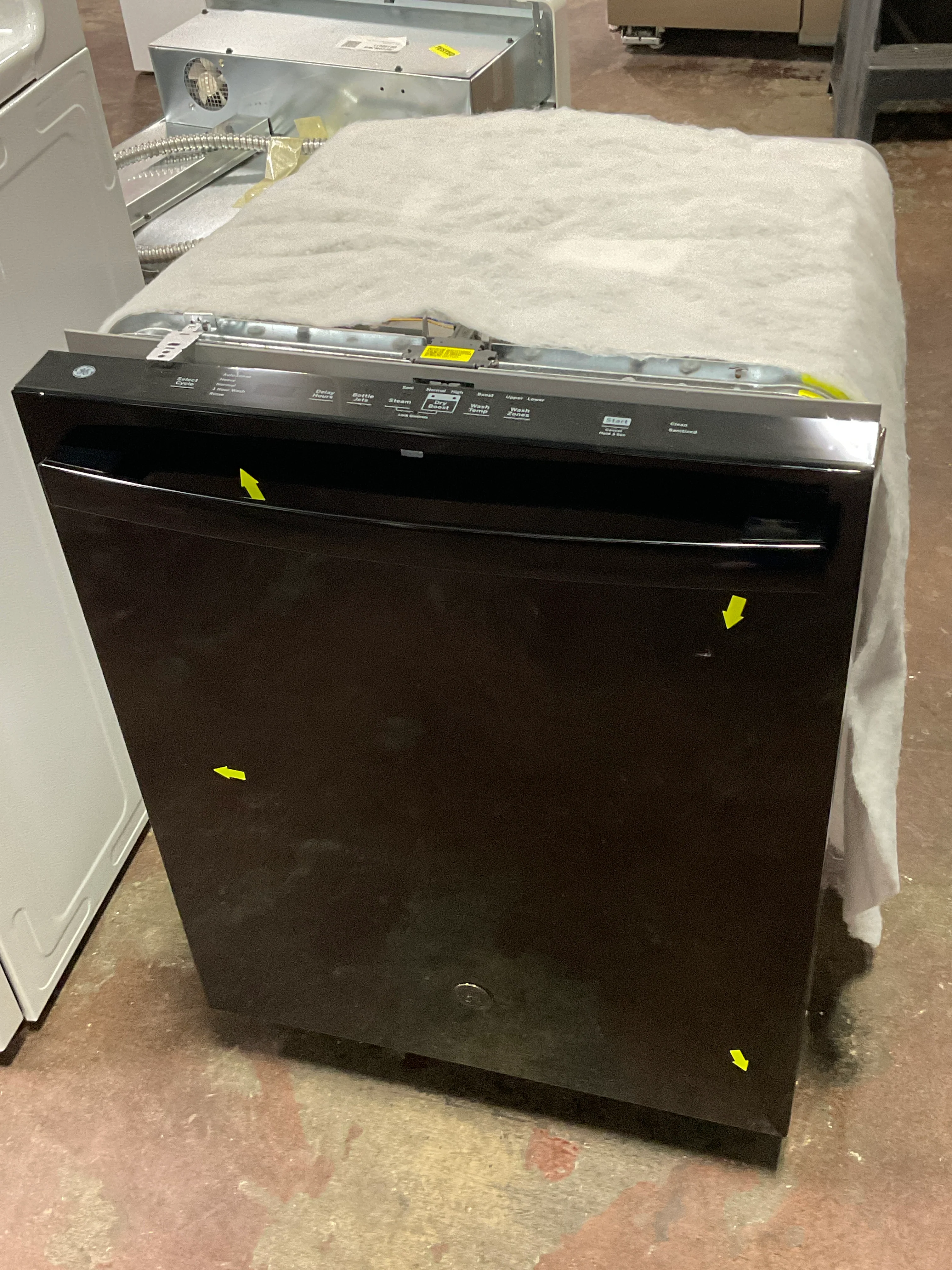 GE GE® ENERGY STAR® Top Control with Plastic Interior Dishwasher with Sanitize Cycle & Dry Boost - Image 6
